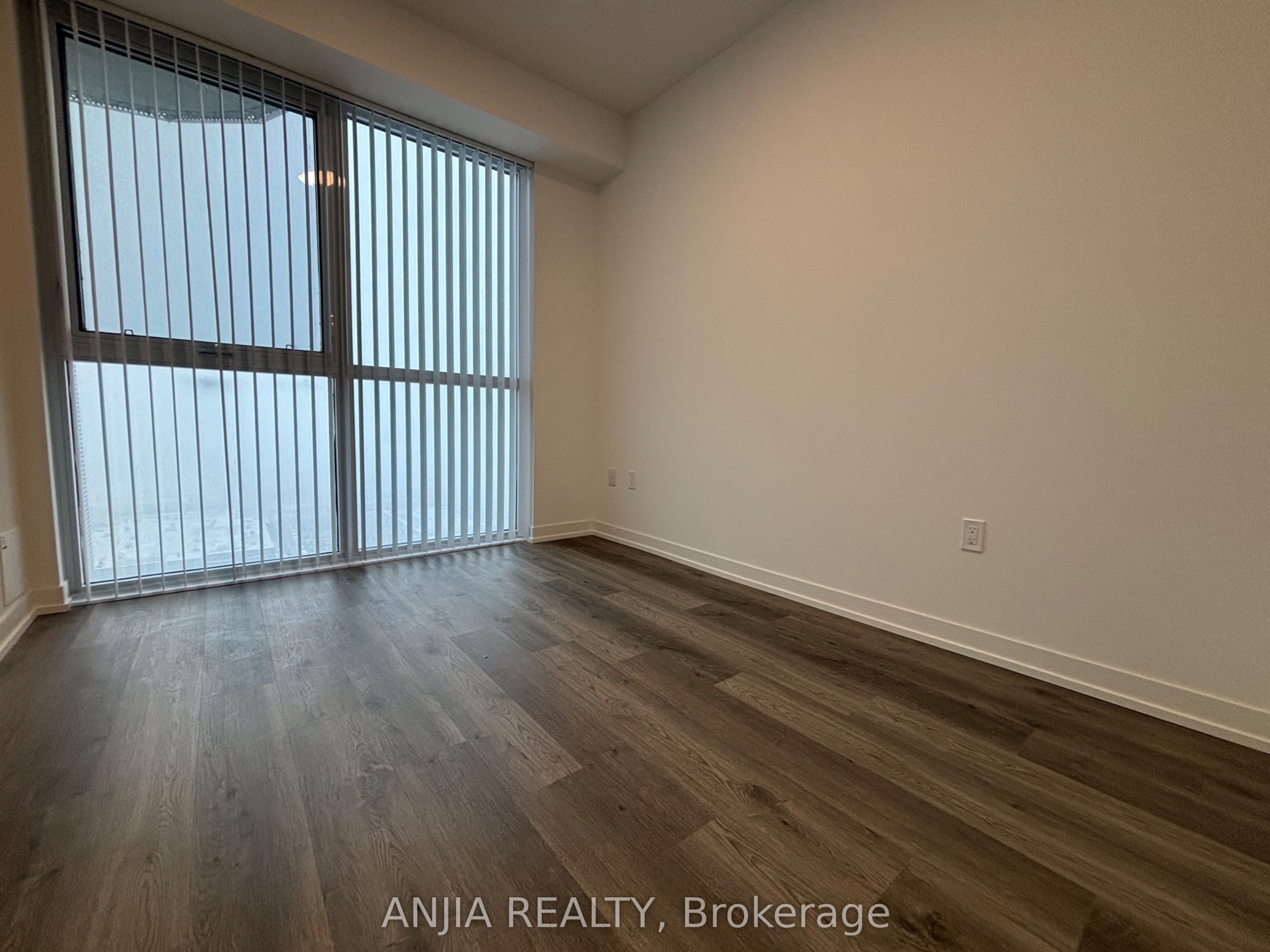 Photo 5 of Unit 3911, 8 Interchange Way, Vaughan, Vaughan Corporate Centre — HOMEH