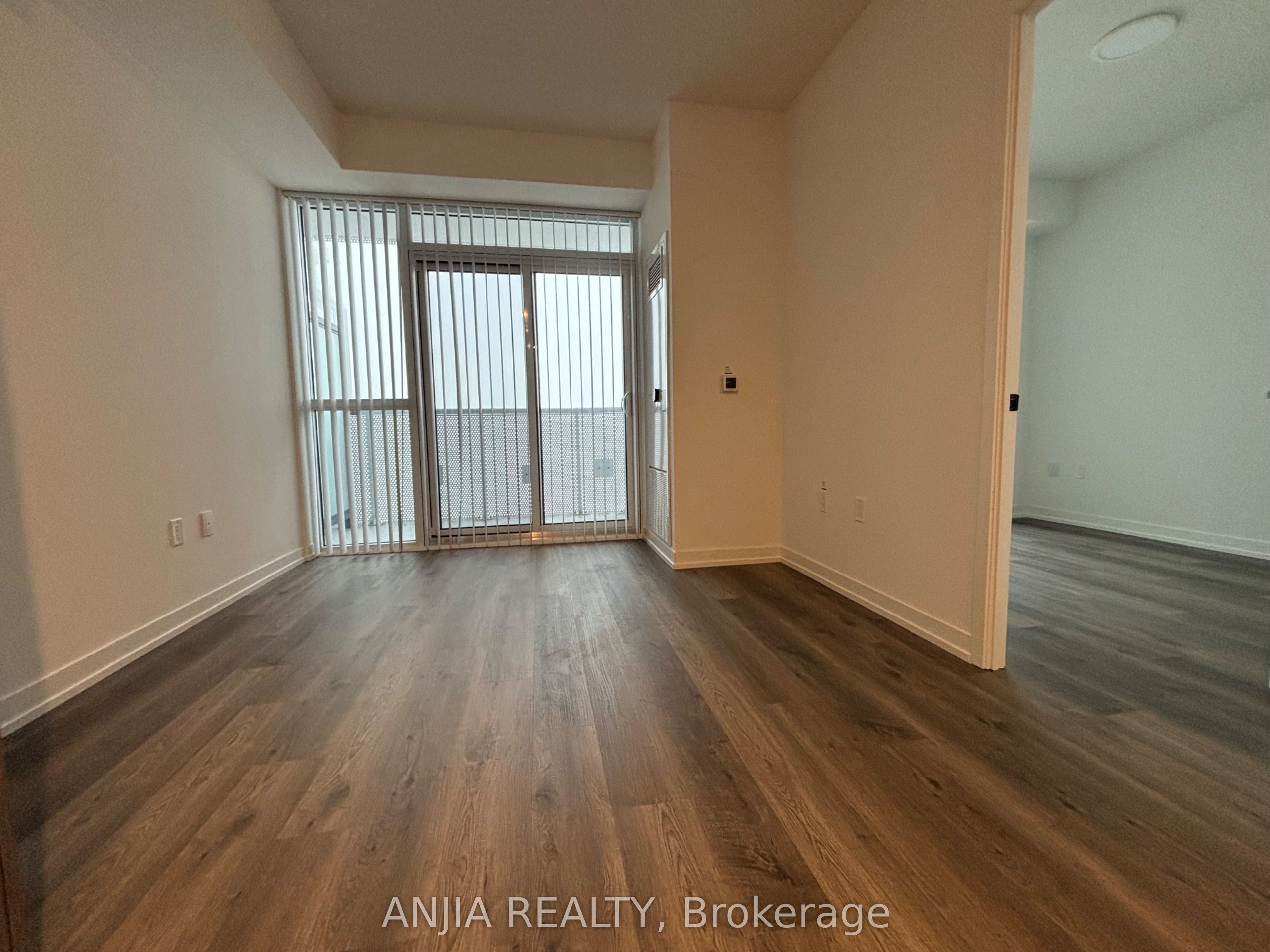 Photo 4 of Unit 3911, 8 Interchange Way, Vaughan, Vaughan Corporate Centre — HOMEH