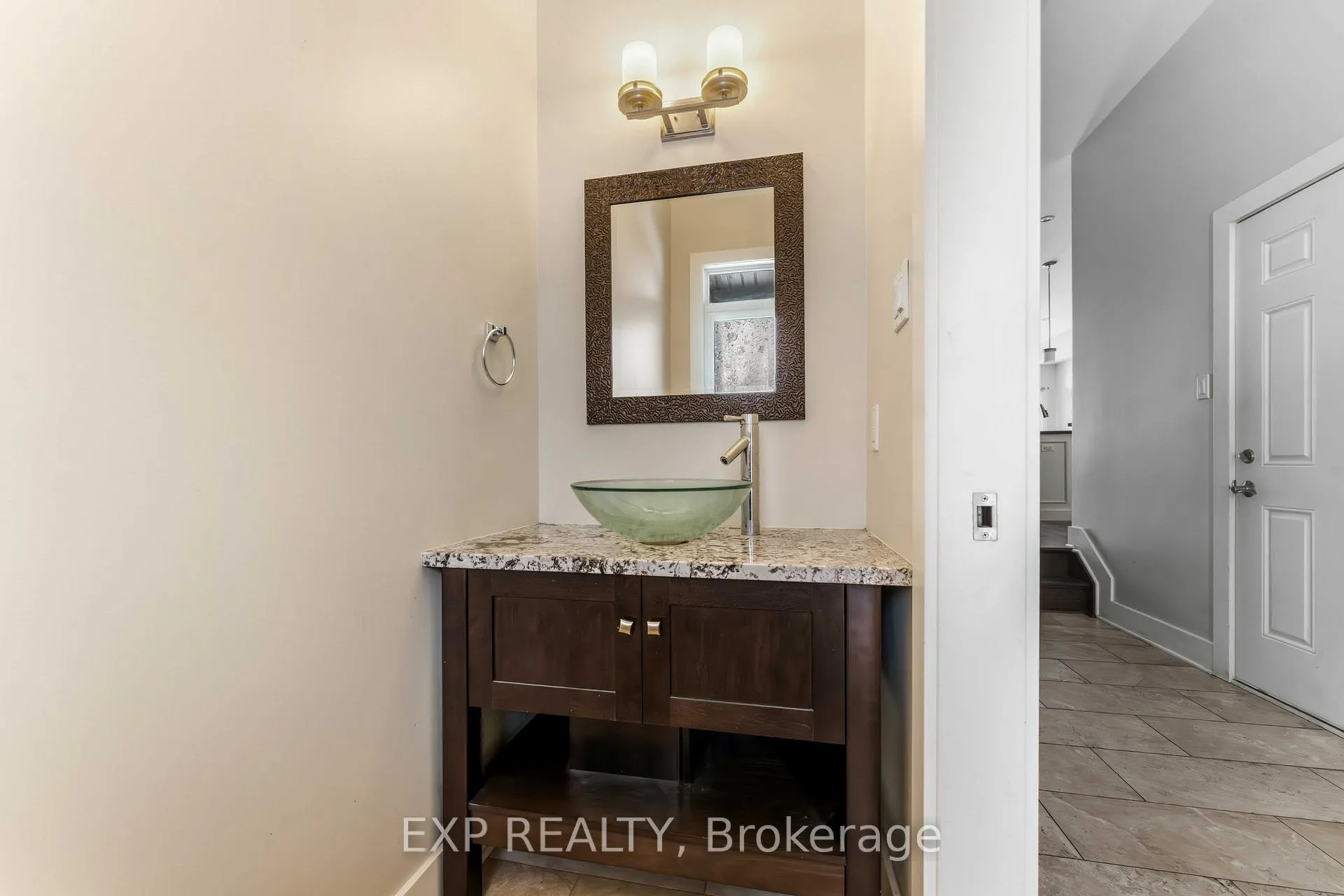 Photo 4 of 152 Rivington Street, Ottawa, Carp — HOMEH