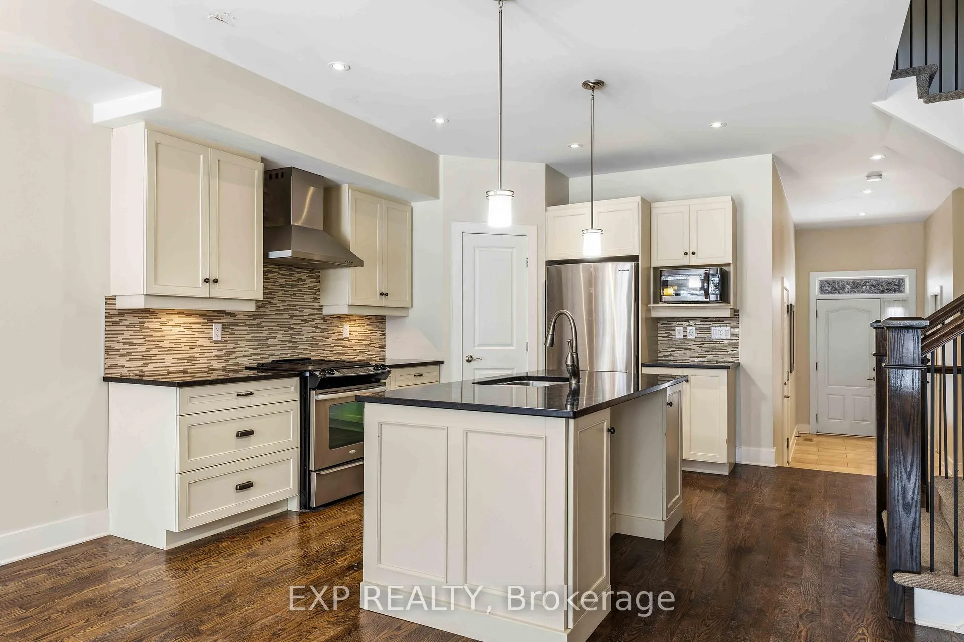 Photo 8 of 152 Rivington Street, Ottawa, Carp — HOMEH