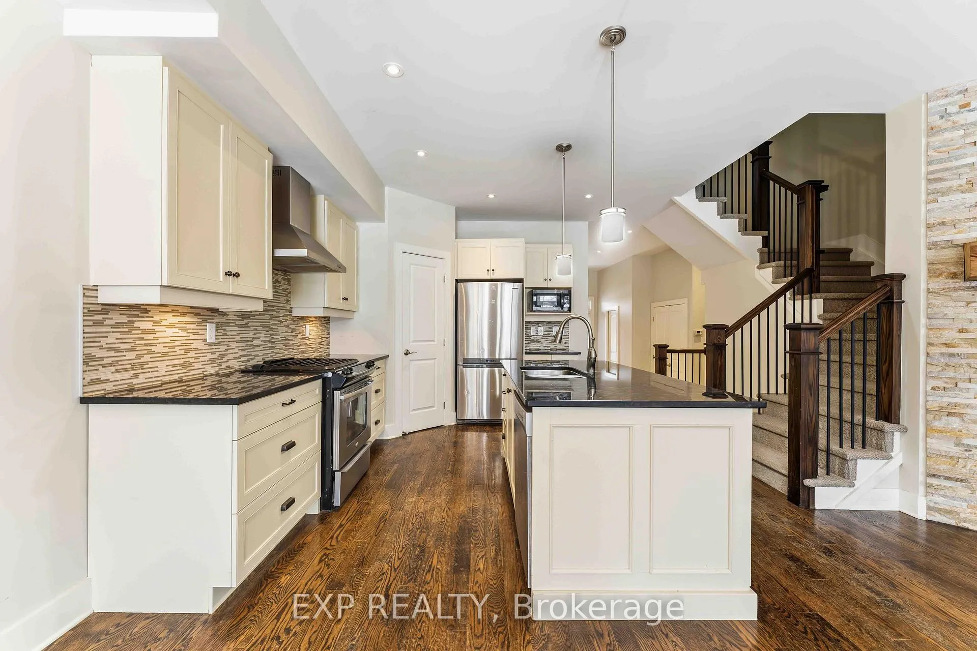 Photo 9 of 152 Rivington Street, Ottawa, Carp — HOMEH
