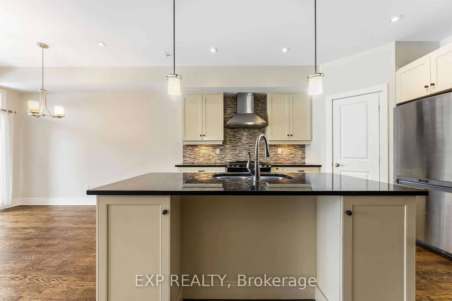 Photo 11 of 152 Rivington Street, Ottawa, Carp — HOMEH