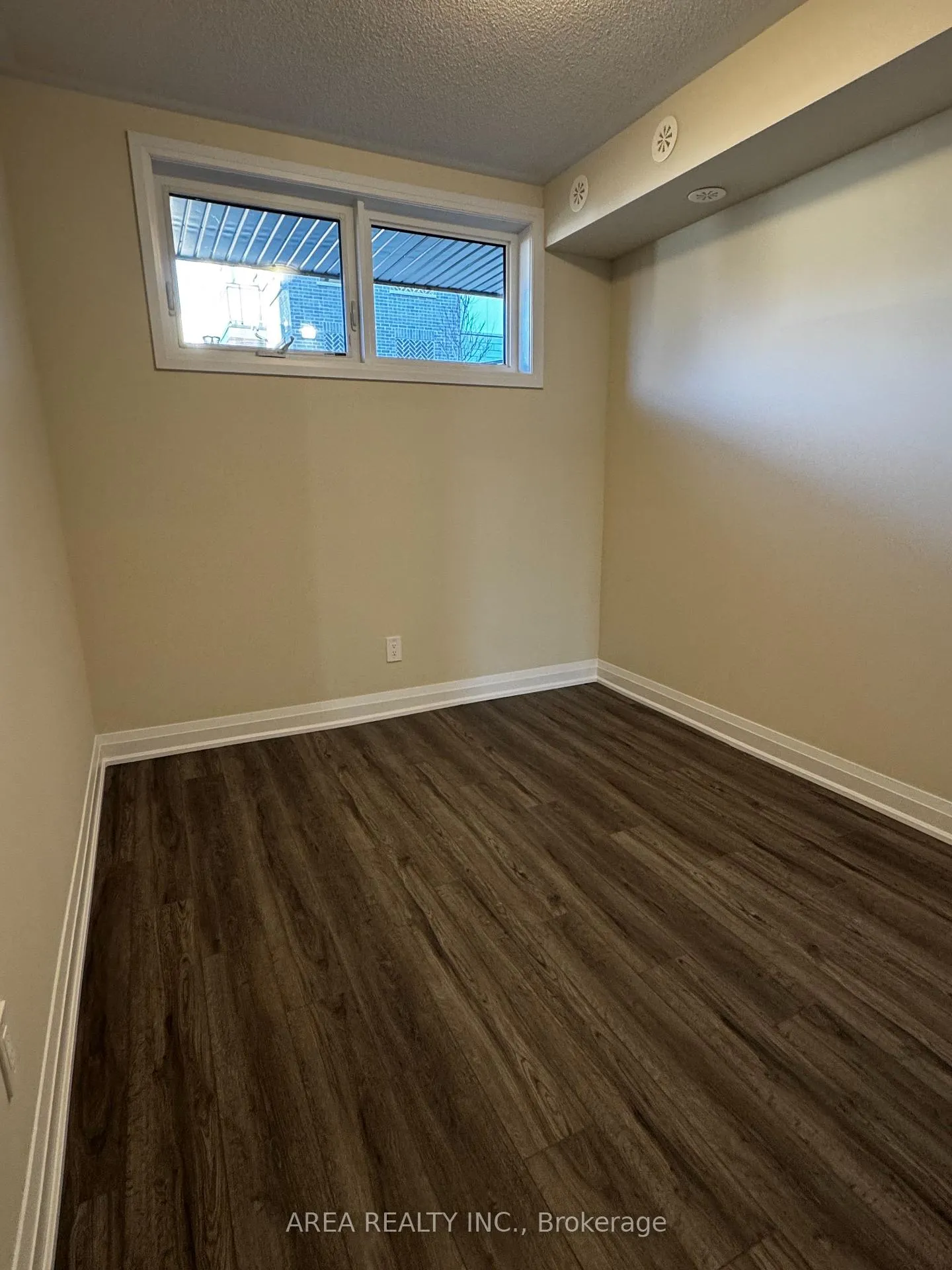 Photo 16 of Unit 125, 1565 Rose Way, Milton, Cobban — HOMEH