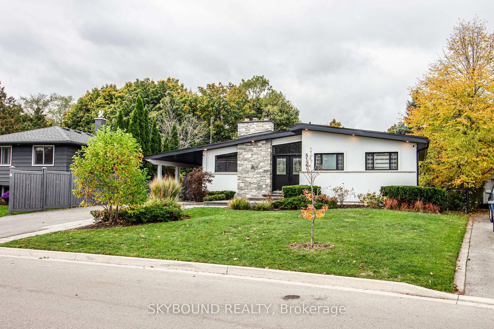 Photo 2 of 5127 Cherryhill Crescent, Burlington, Appleby — HOMEH