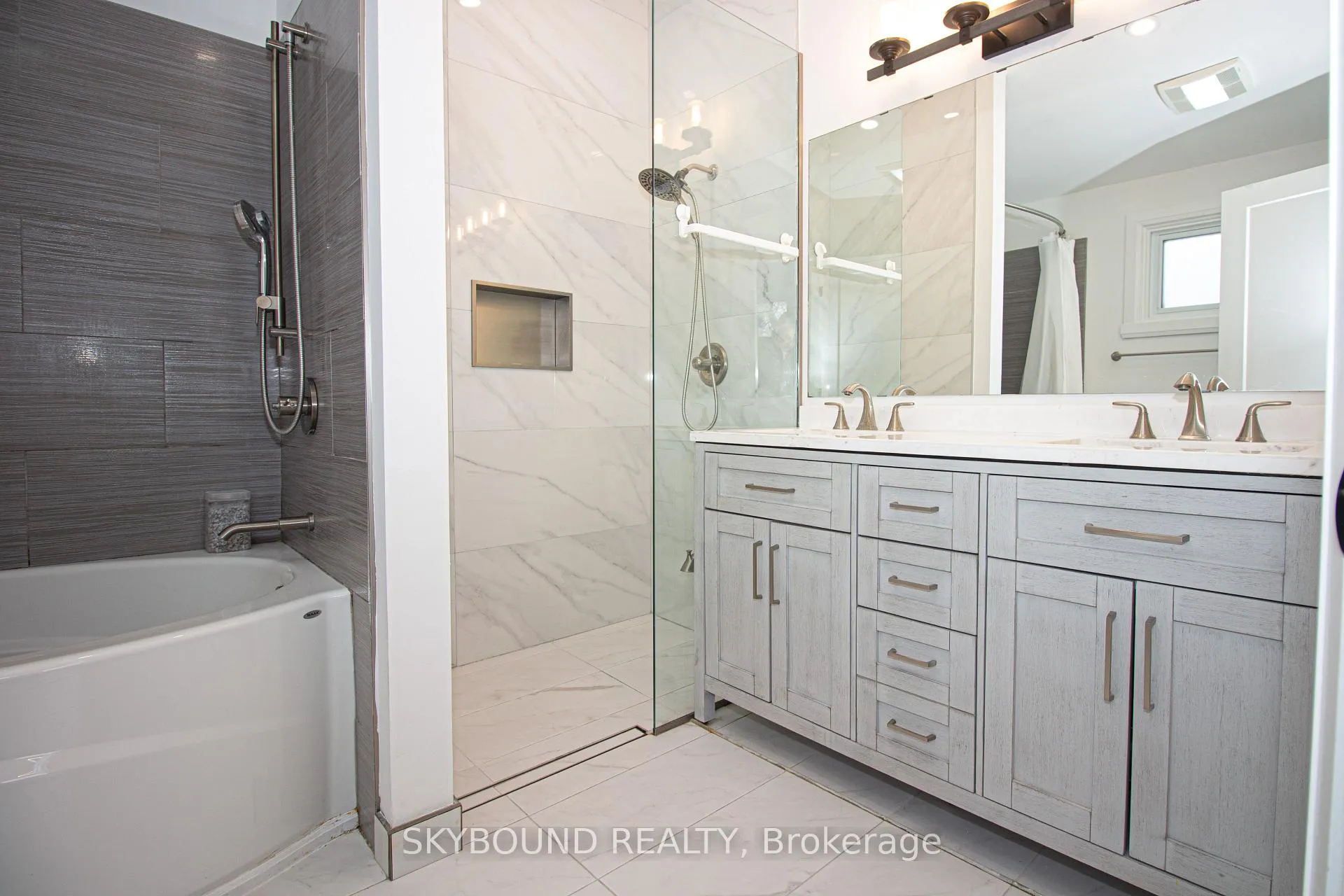 Photo 10 of 5127 Cherryhill Crescent, Burlington, Appleby — HOMEH