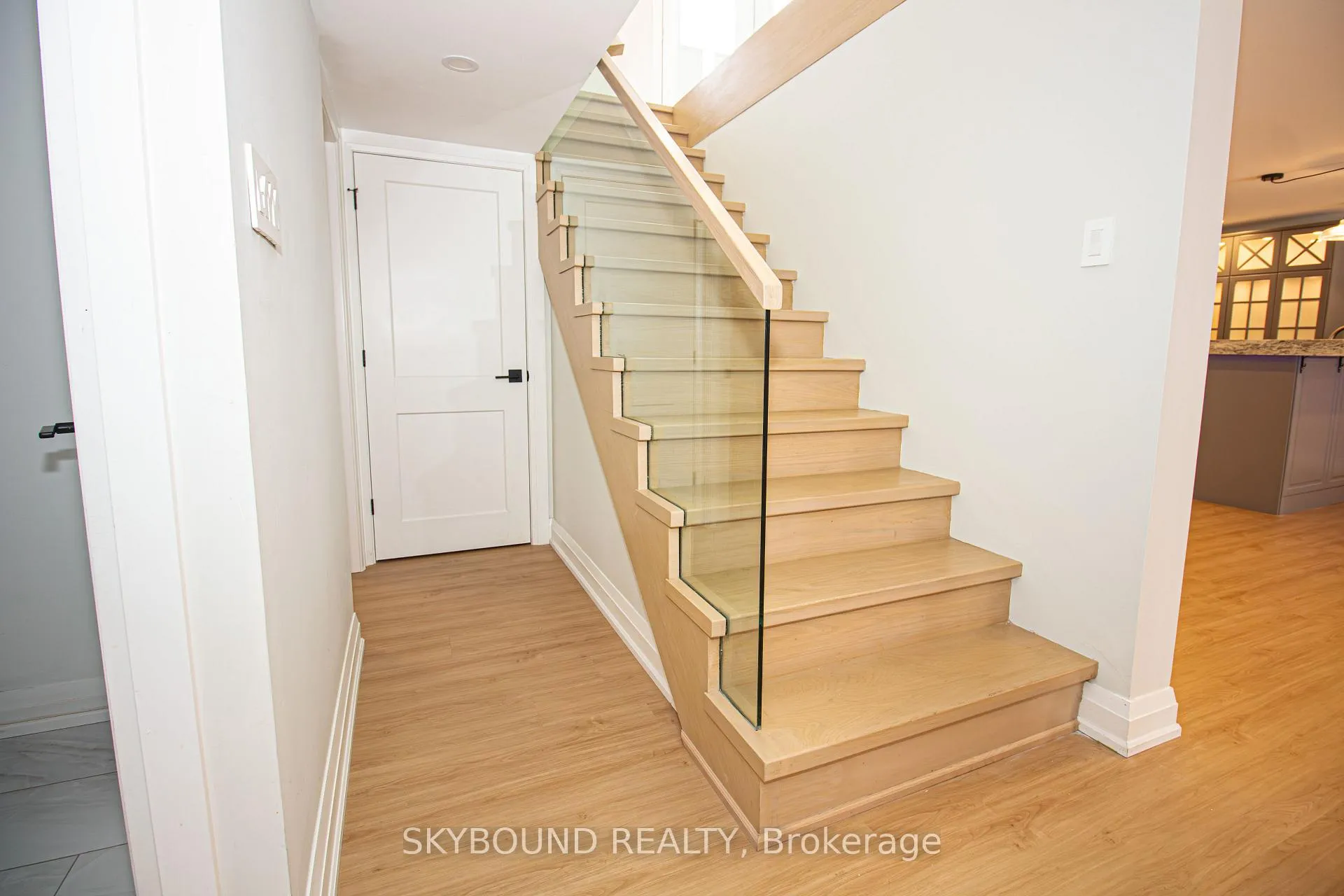 Photo 23 of 5127 Cherryhill Crescent, Burlington, Appleby — HOMEH