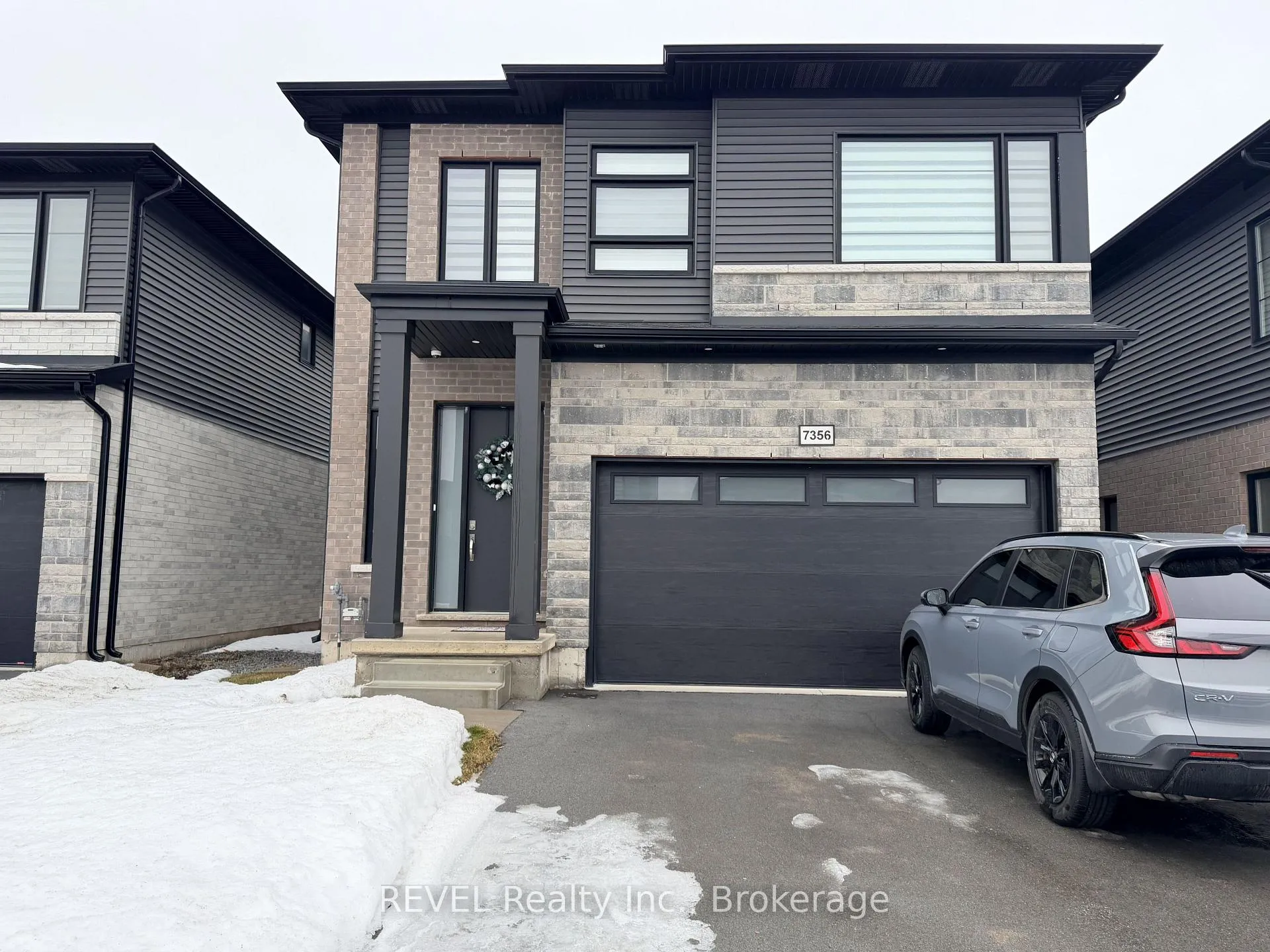 Photo 1 of Unit UPPER, 7356 Majestic Trail, Niagara Falls, Brown — HOMEH