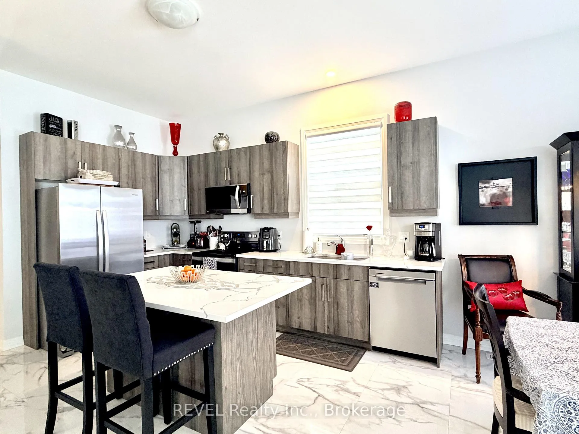 Photo 9 of Unit UPPER, 7356 Majestic Trail, Niagara Falls, Brown — HOMEH