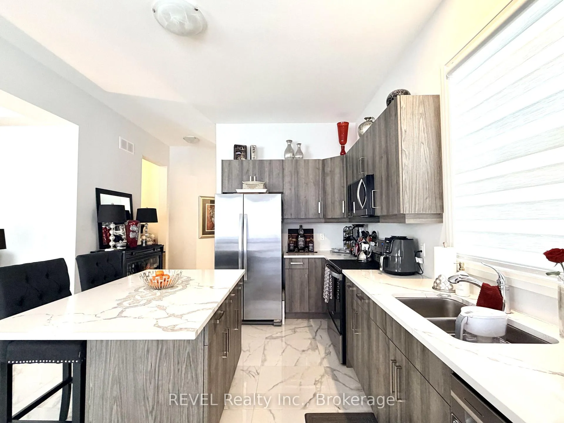 Photo 11 of Unit UPPER, 7356 Majestic Trail, Niagara Falls, Brown — HOMEH