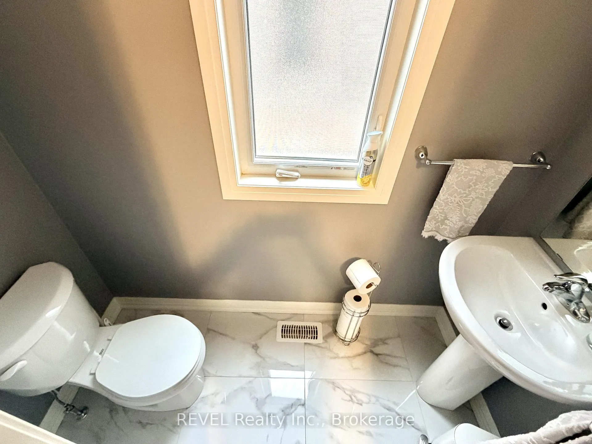 Photo 13 of Unit UPPER, 7356 Majestic Trail, Niagara Falls, Brown — HOMEH