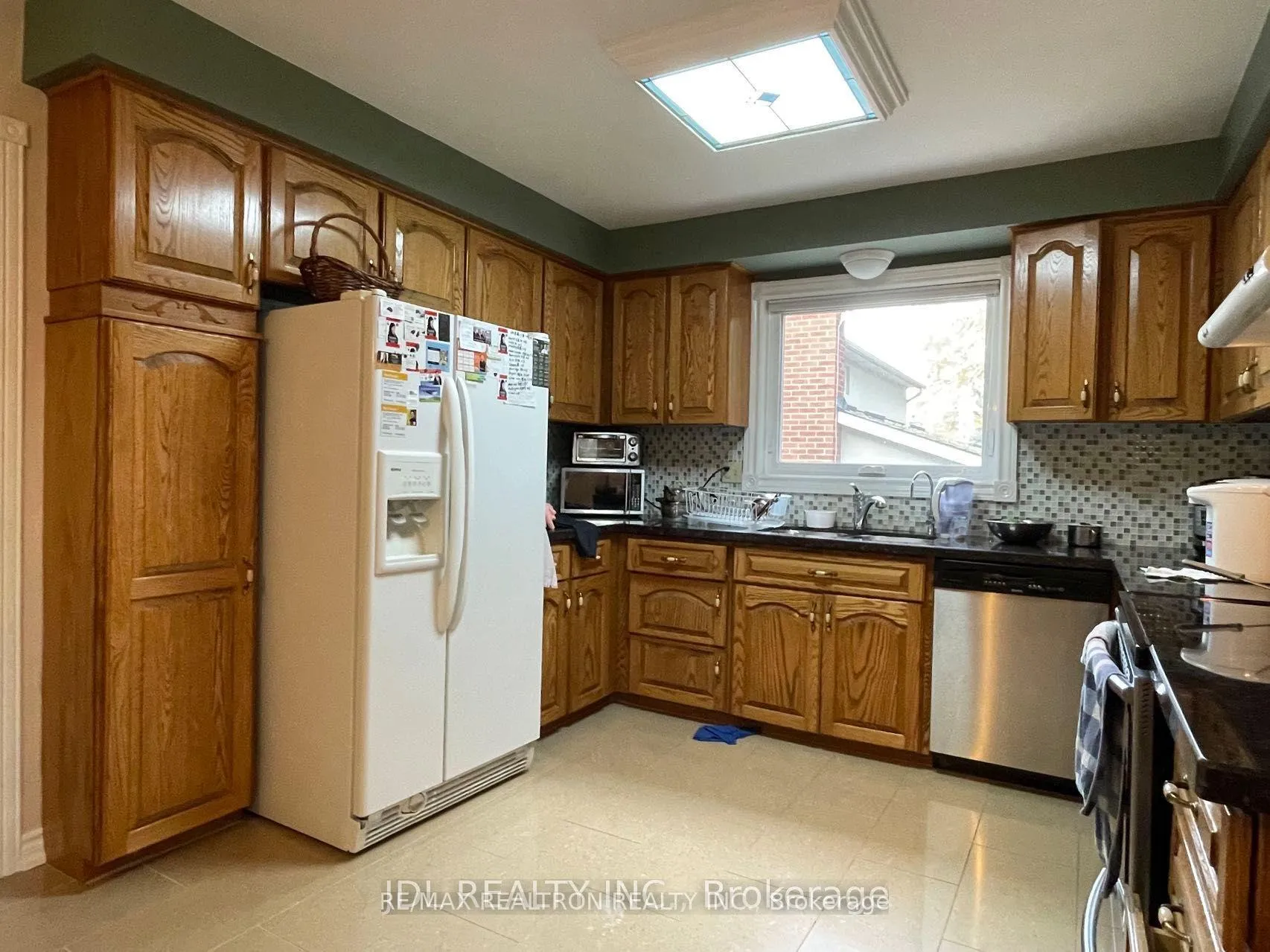 Photo 3 of Unit ROOM A, 39 Bakerdale Road, Markham, Bullock — HOMEH