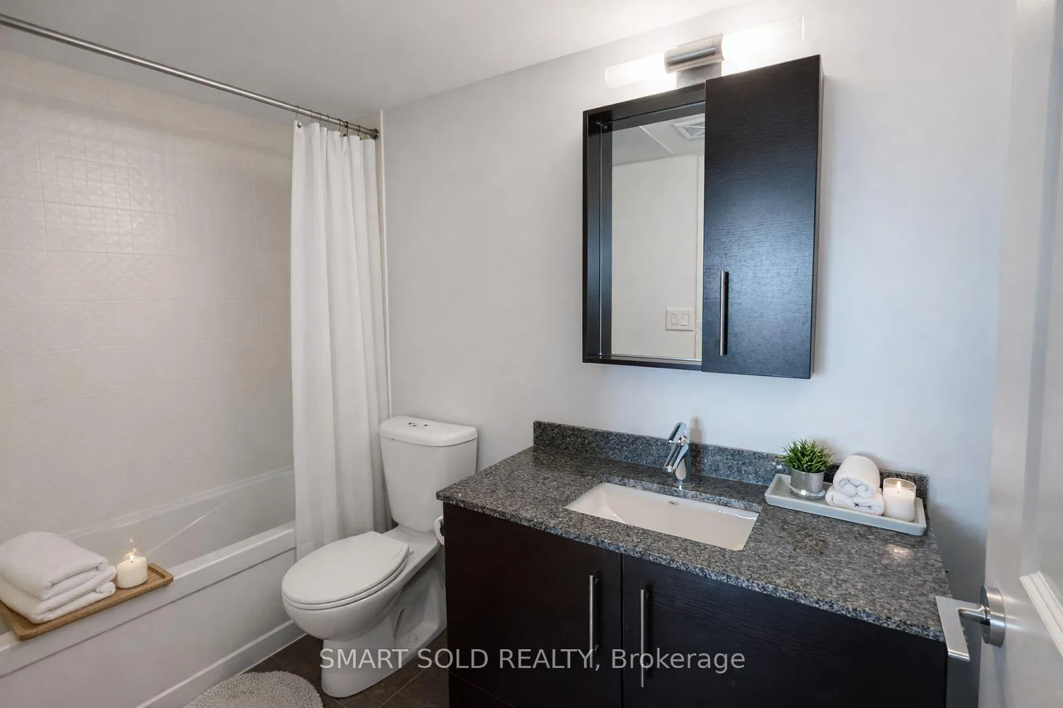 Photo 8 of Unit 803, 253 South Park Road, Markham, Commerce Valley — HOMEH