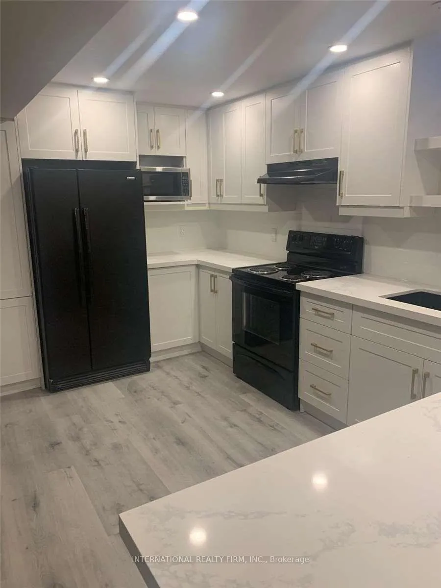 Photo 1 of 62 Embassy Drive, Vaughan, East Woodbridge — HOMEH