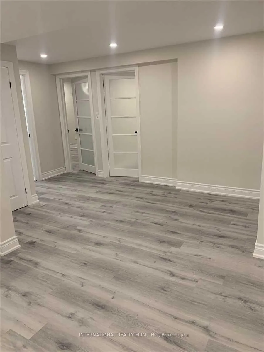 Photo 4 of 62 Embassy Drive, Vaughan, East Woodbridge — HOMEH