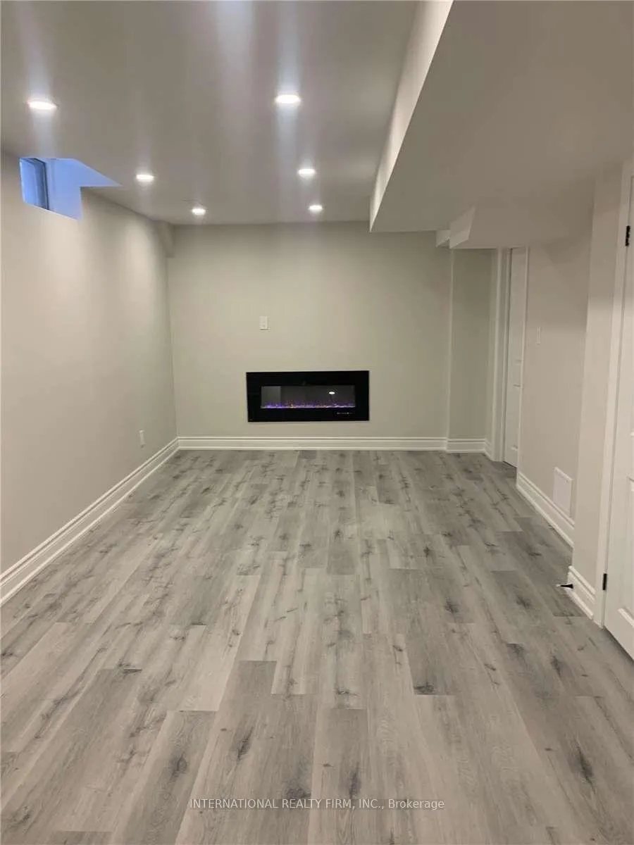 Photo 8 of 62 Embassy Drive, Vaughan, East Woodbridge — HOMEH