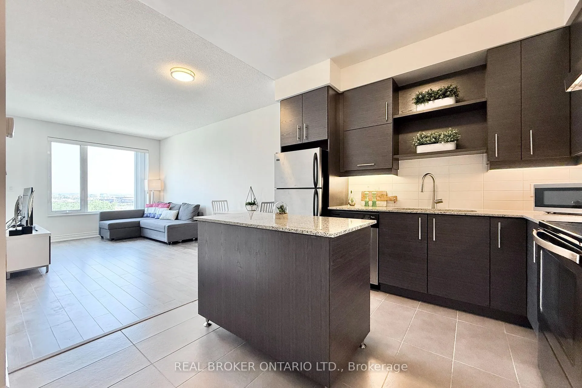 Photo 3 of Unit 1018, 325 South Park Road, Markham, Commerce Valley — HOMEH