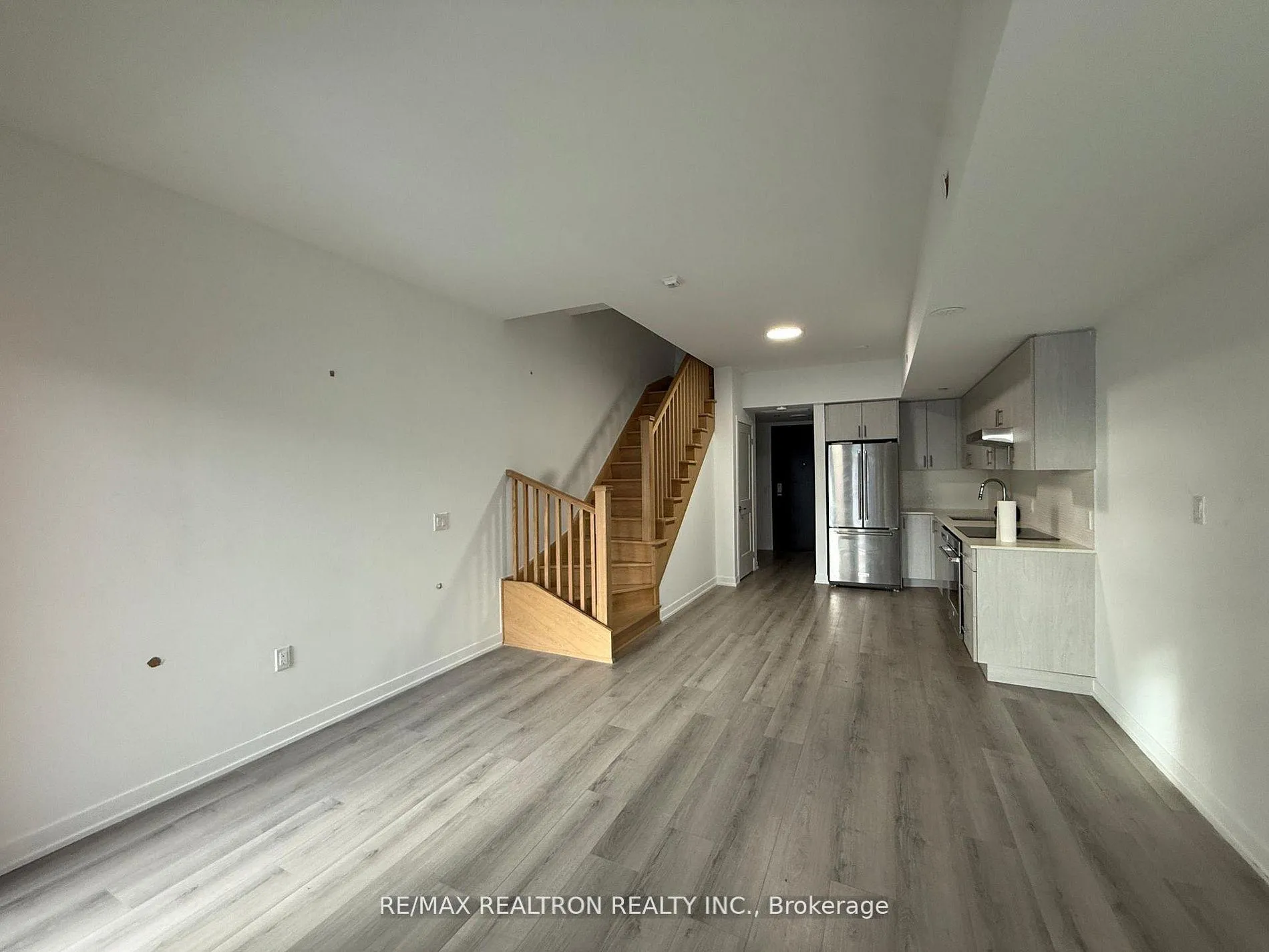 Photo 4 of Unit 312, 485 Logan Avenue, Toronto, South Riverdale — HOMEH