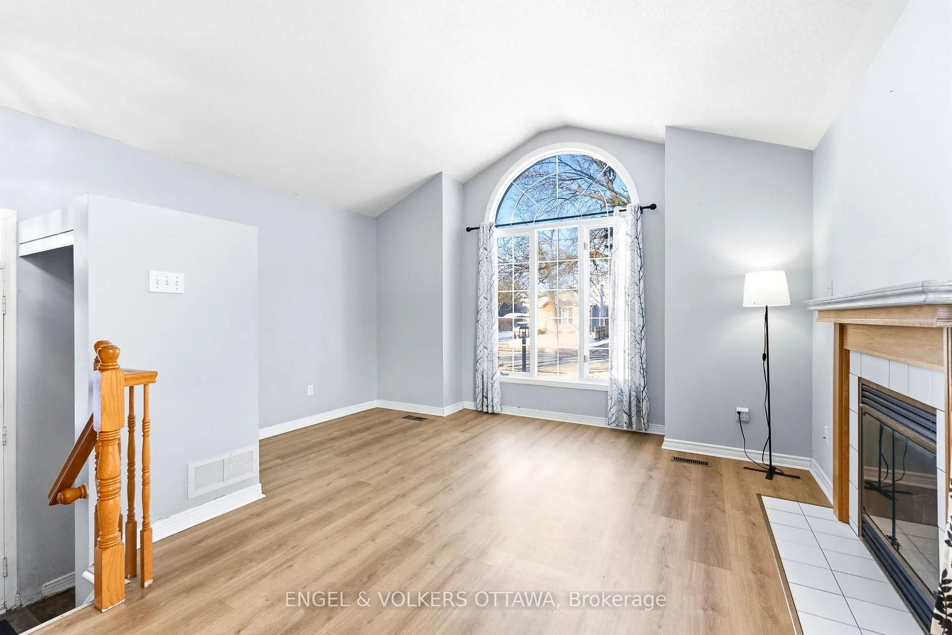 Photo 5 of 18 Steeple Chase Drive, Ottawa, Kanata - Bridlewood — HOMEH