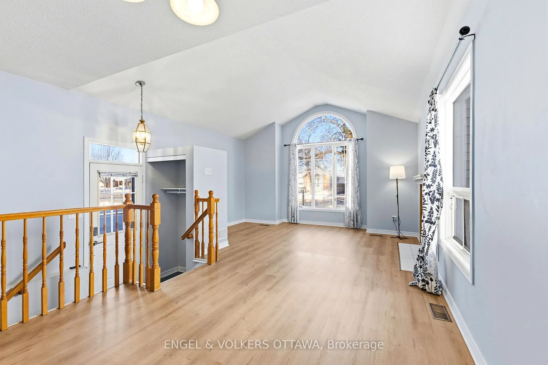 Photo 6 of 18 Steeple Chase Drive, Ottawa, Kanata - Bridlewood — HOMEH