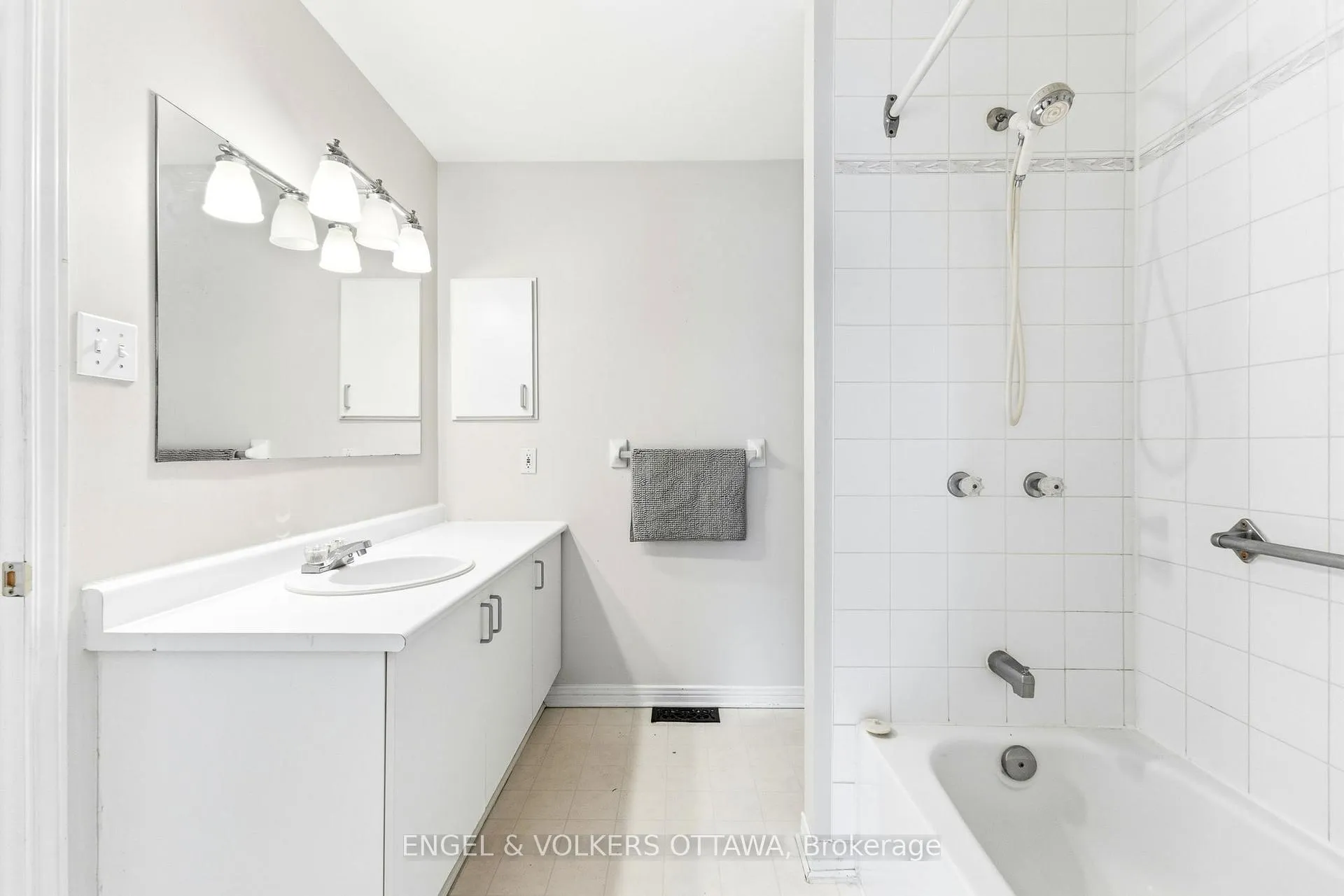 Photo 19 of 18 Steeple Chase Drive, Ottawa, Kanata - Bridlewood — HOMEH
