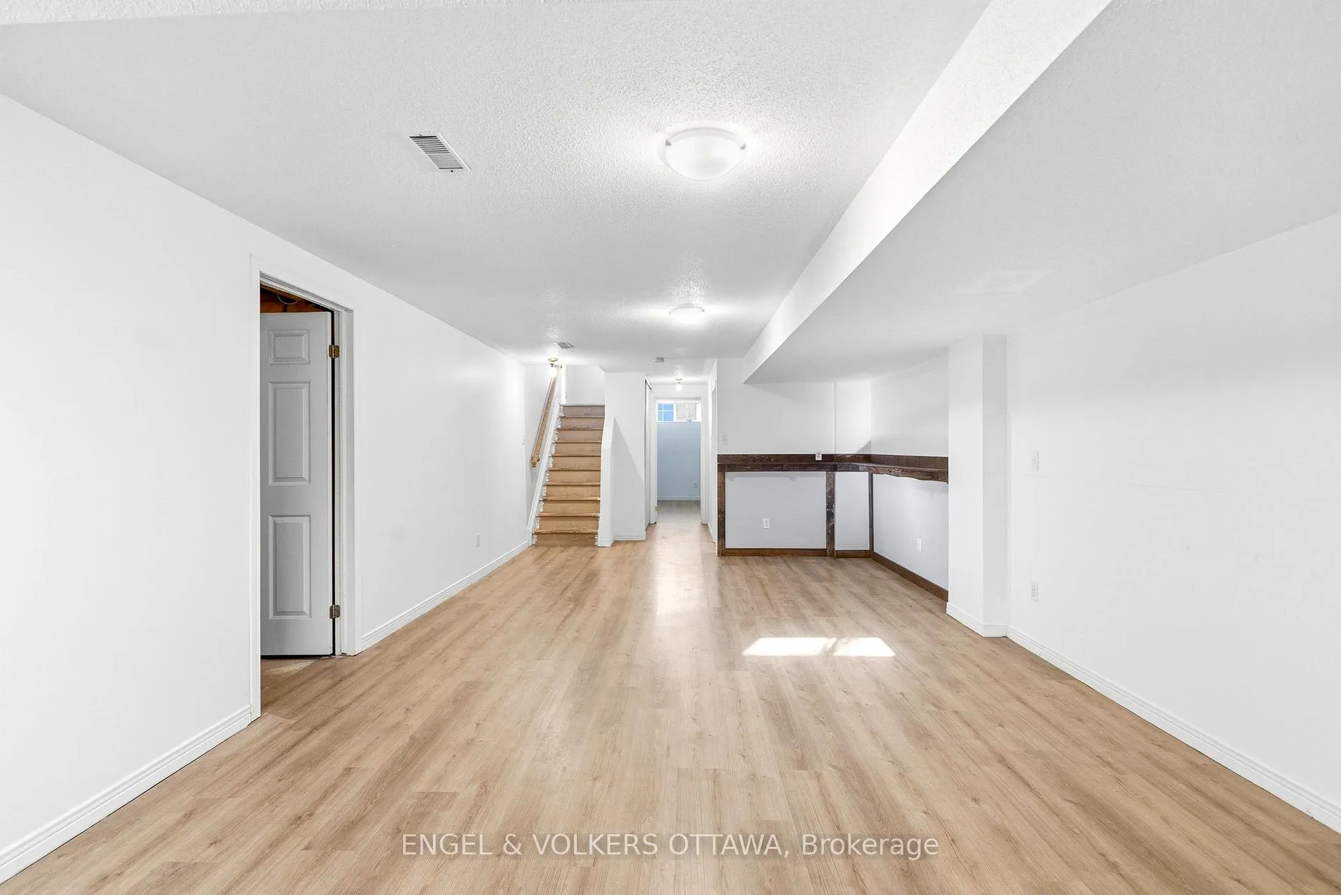 Photo 22 of 18 Steeple Chase Drive, Ottawa, Kanata - Bridlewood — HOMEH