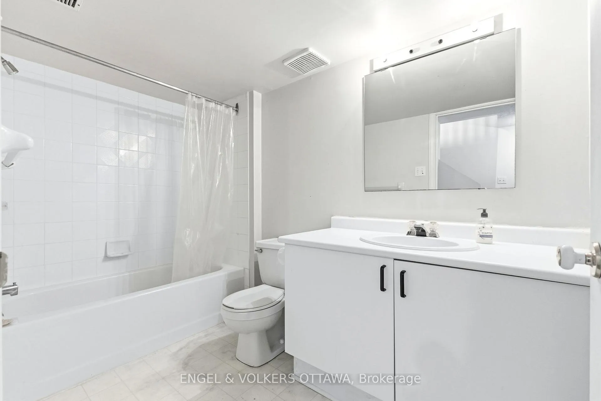 Photo 23 of 18 Steeple Chase Drive, Ottawa, Kanata - Bridlewood — HOMEH