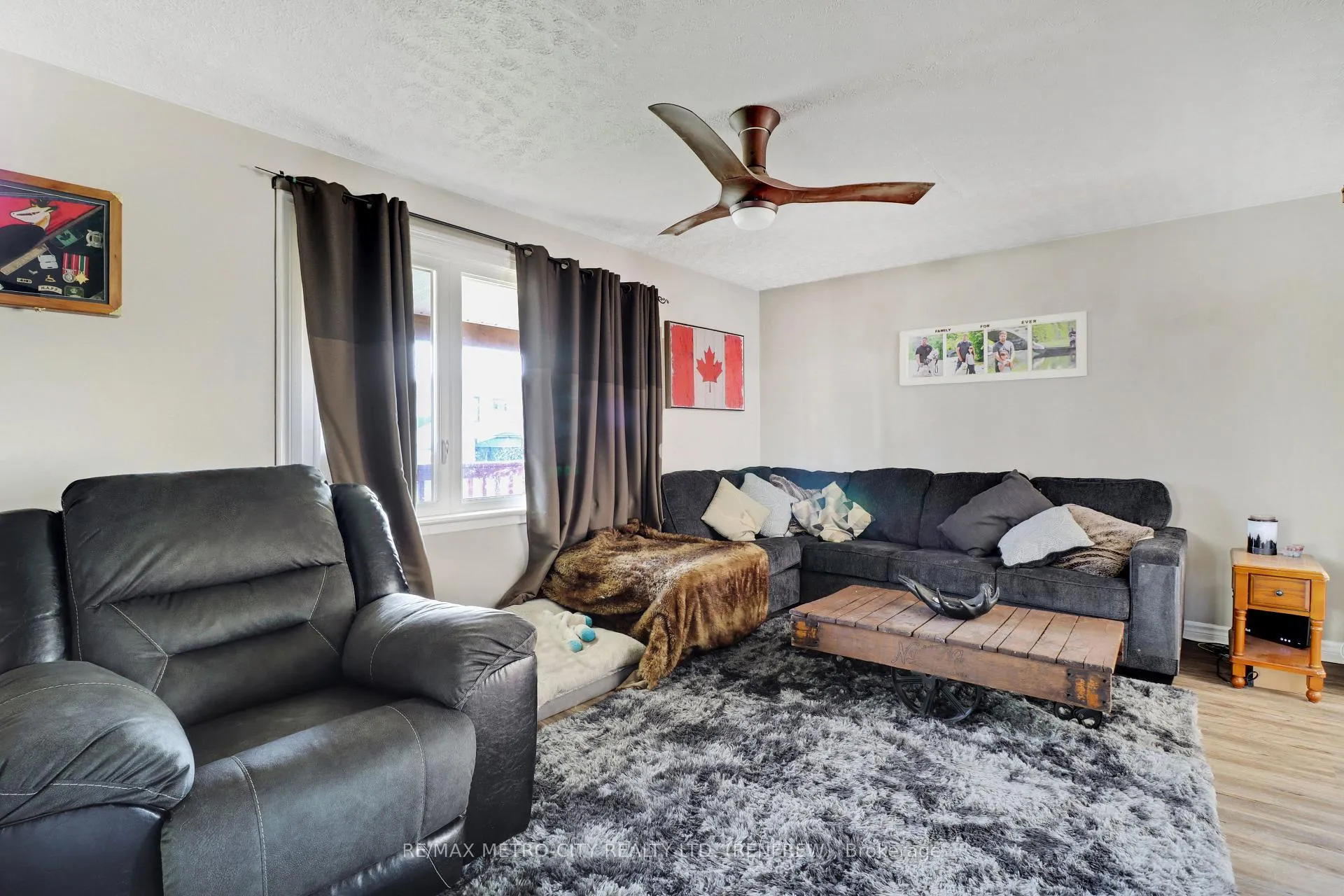 Photo 5 of 362-370 Baldwin Street, Renfrew — HOMEH