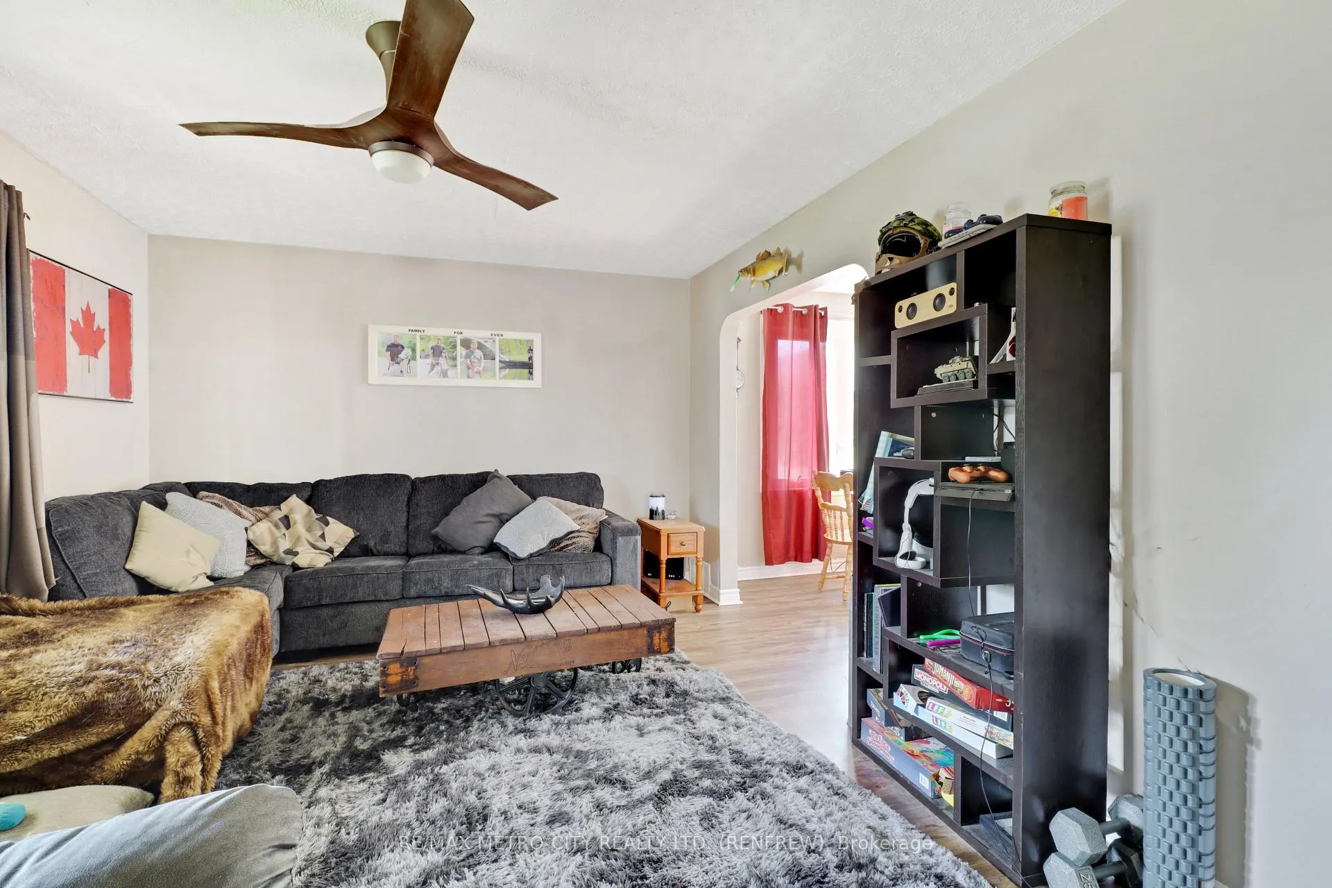 Photo 6 of 362-370 Baldwin Street, Renfrew — HOMEH