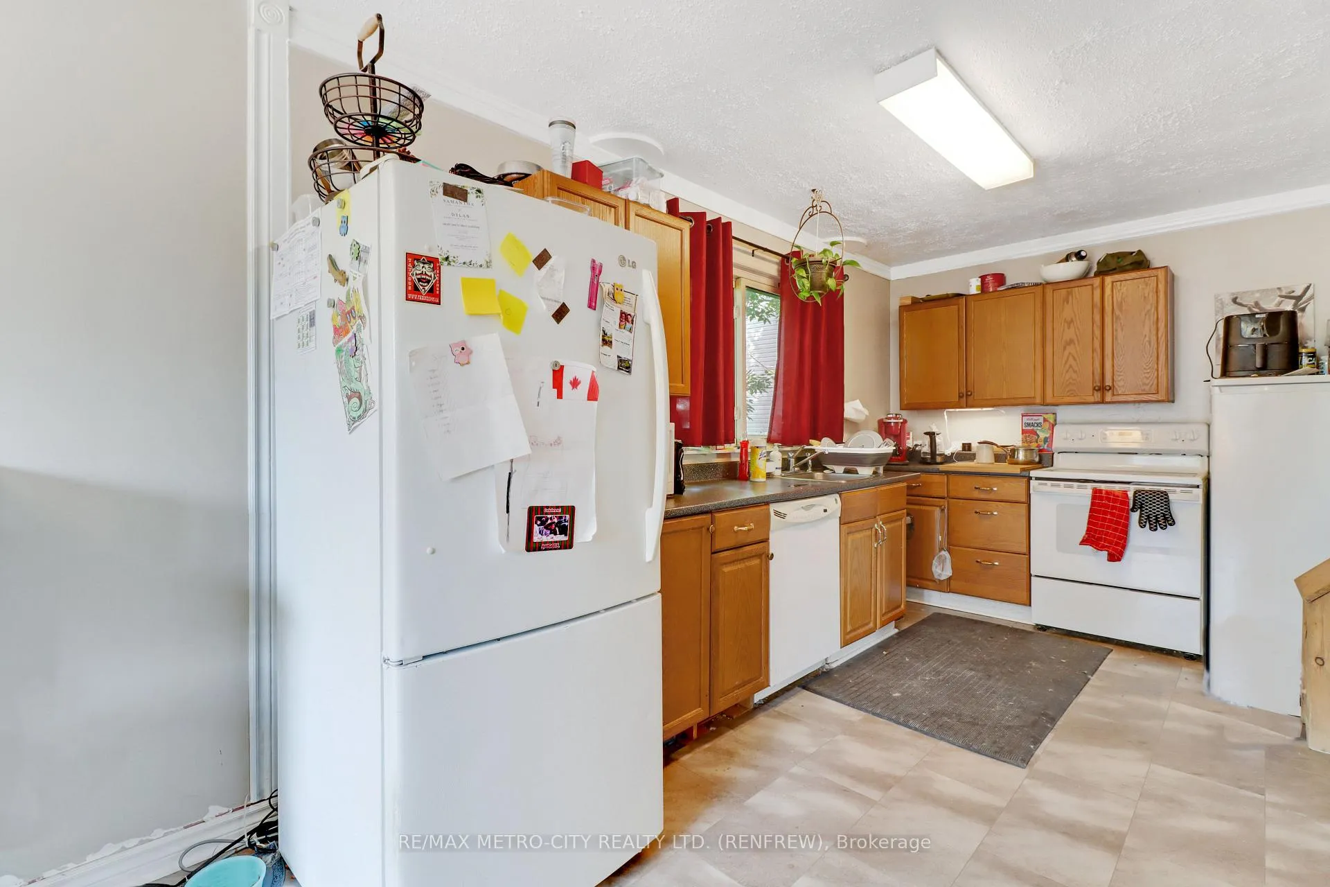Photo 13 of 362-370 Baldwin Street, Renfrew — HOMEH
