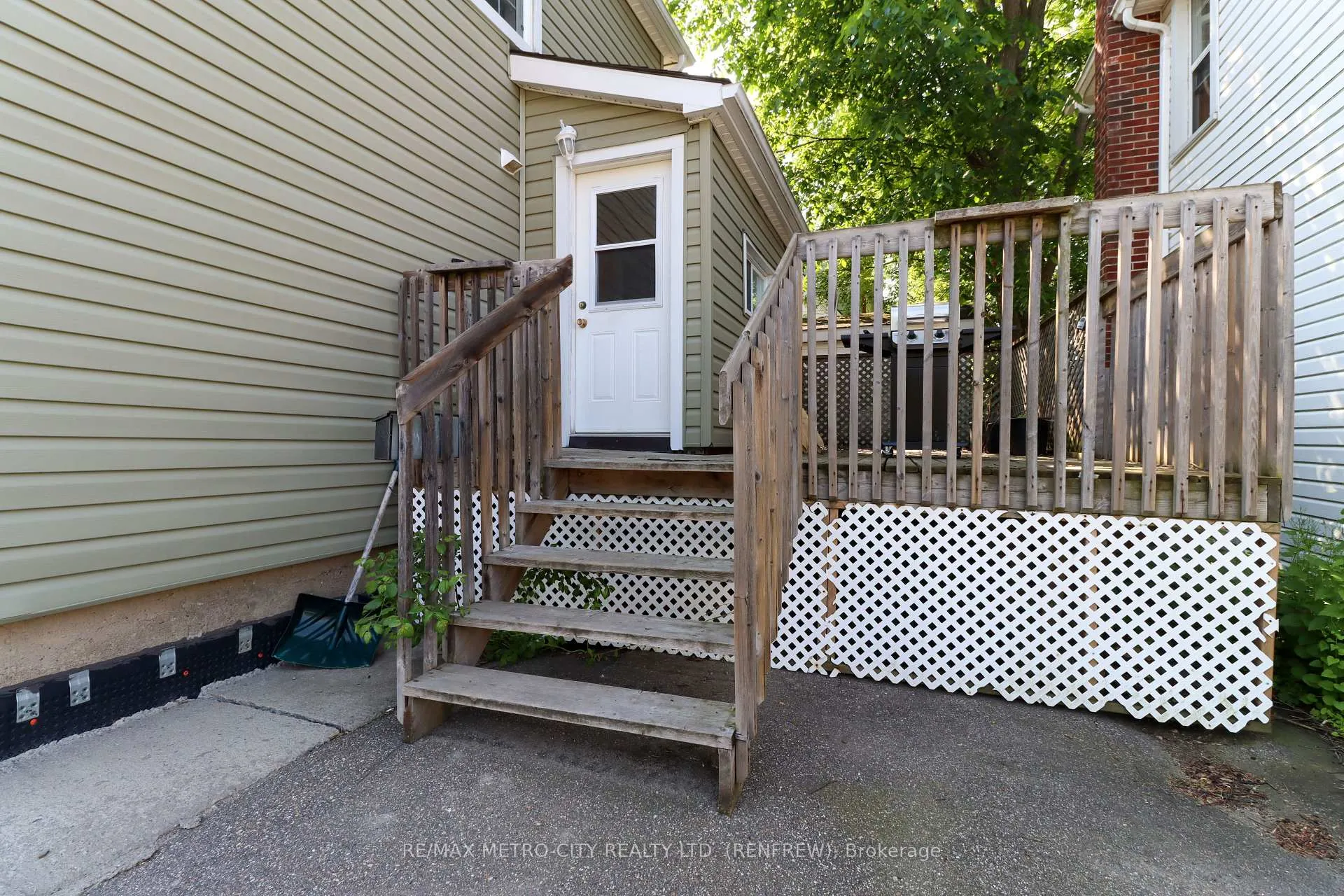 Photo 22 of 362-370 Baldwin Street, Renfrew — HOMEH