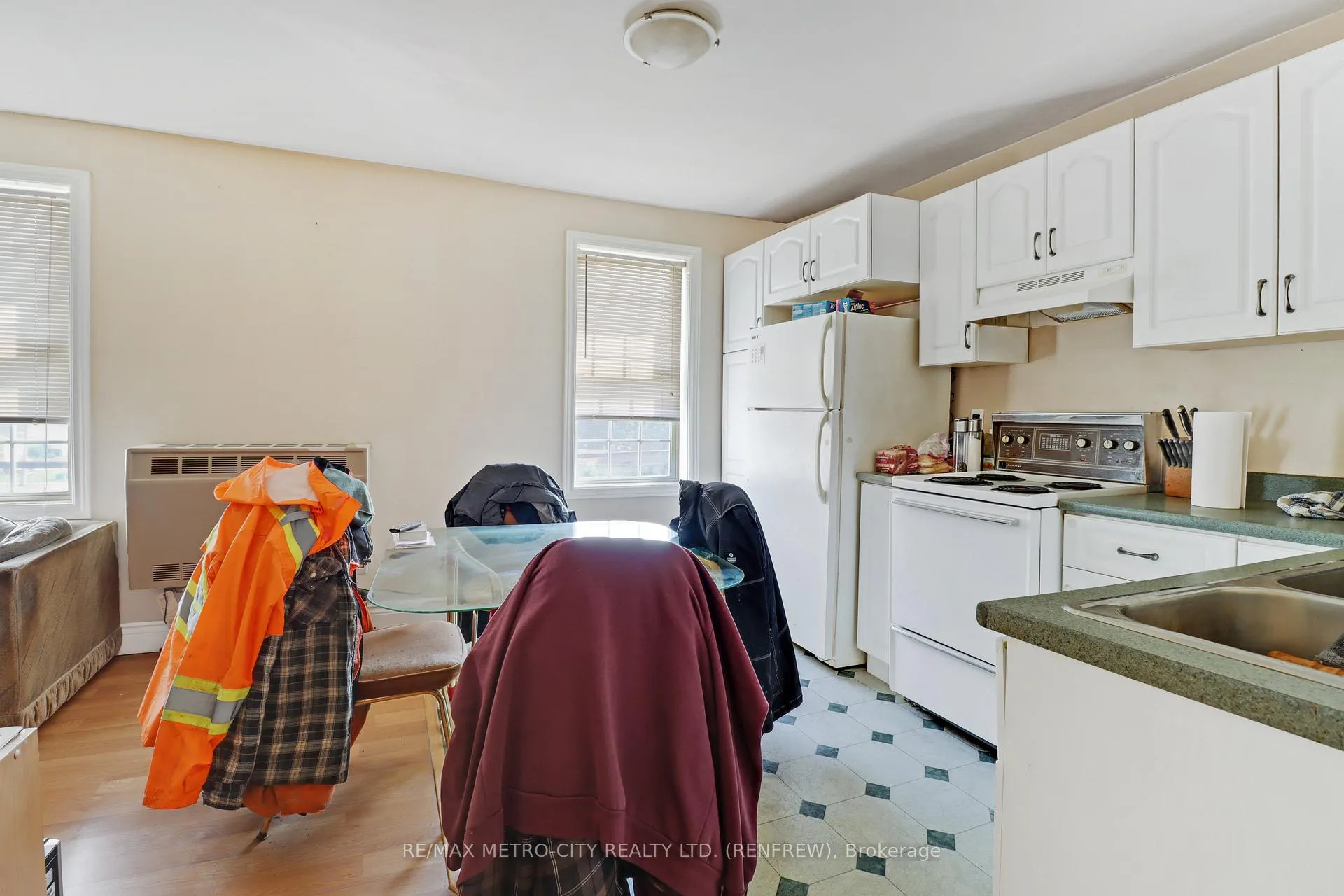 Photo 25 of 362-370 Baldwin Street, Renfrew — HOMEH