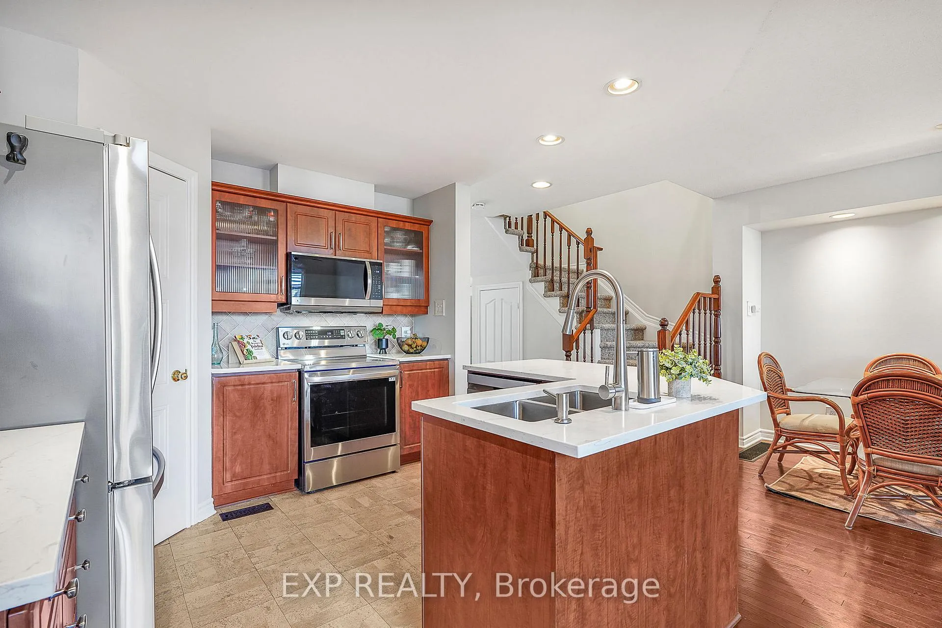 Photo 8 of 2092 Melette Crescent, Ottawa, Avalon East — HOMEH