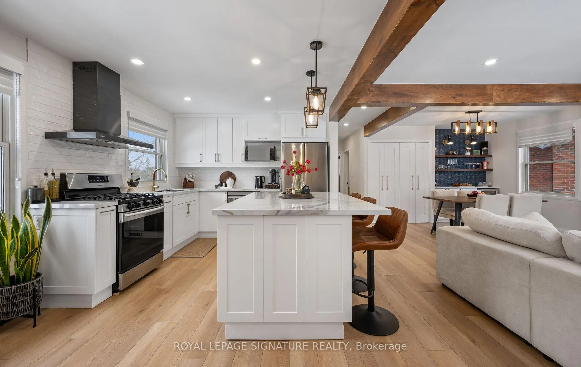 Photo 2 of 357 Rossland Road E, Oshawa, O'Neill — HOMEH