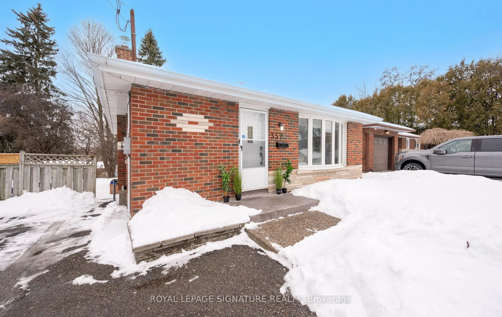 Photo 3 of 357 Rossland Road E, Oshawa, O'Neill — HOMEH