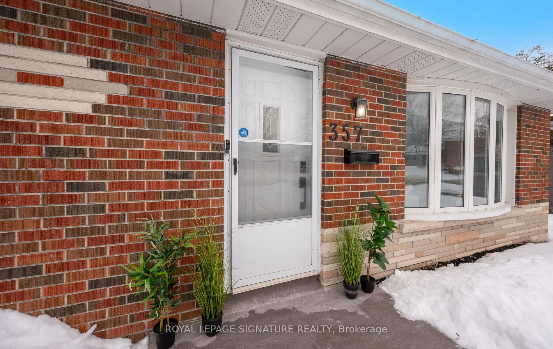 Photo 5 of 357 Rossland Road E, Oshawa, O'Neill — HOMEH