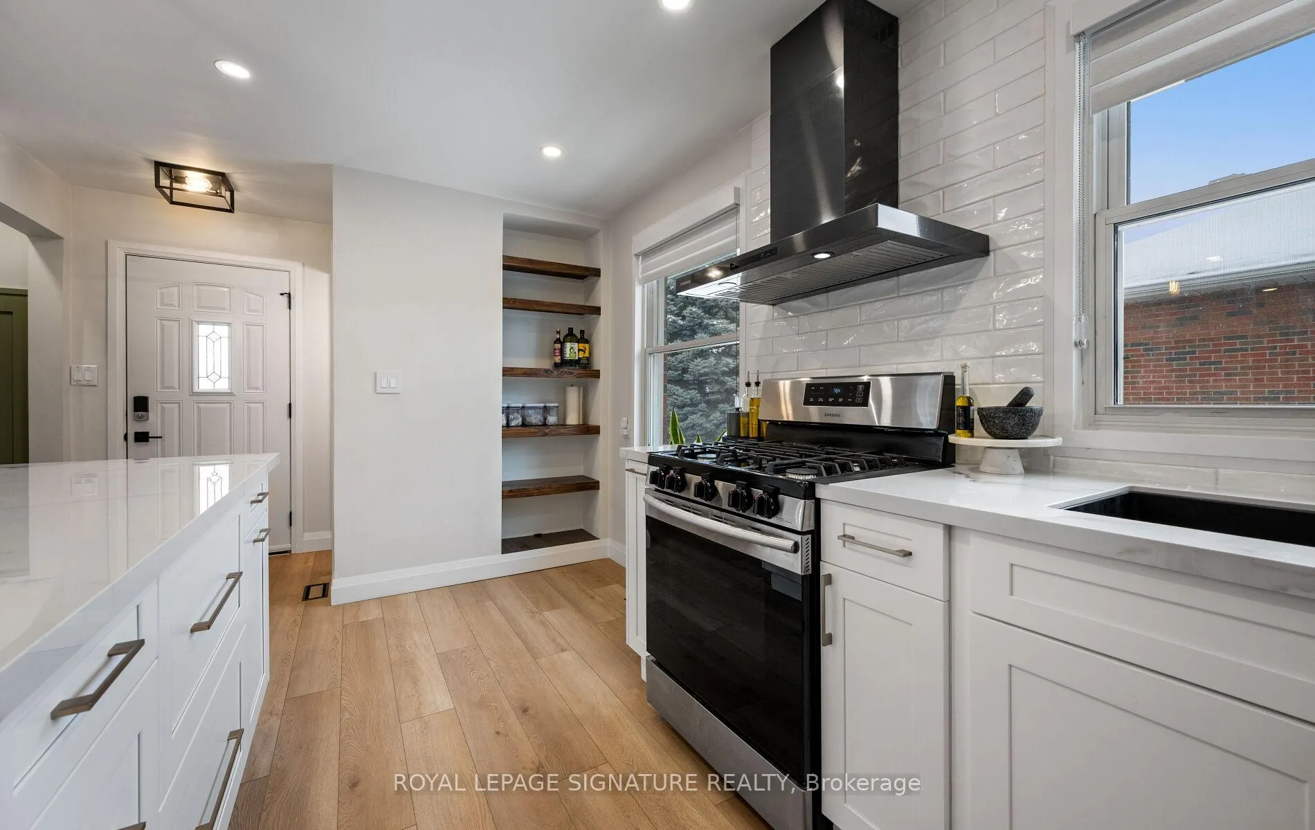 Photo 22 of 357 Rossland Road E, Oshawa, O'Neill — HOMEH