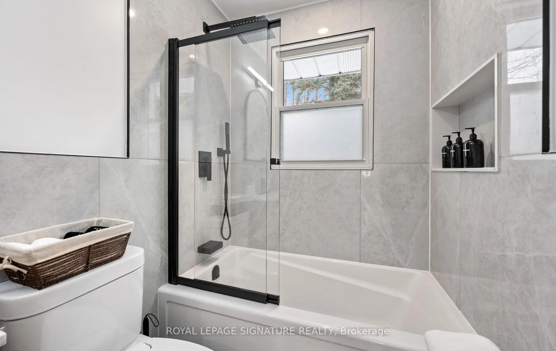Photo 32 of 357 Rossland Road E, Oshawa, O'Neill — HOMEH