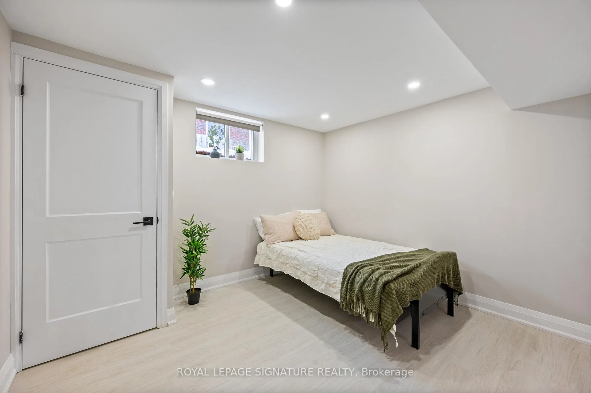 Photo 44 of 357 Rossland Road E, Oshawa, O'Neill — HOMEH