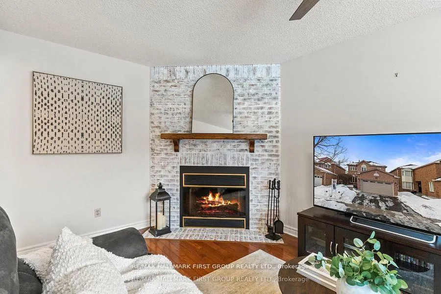 Photo 15 of 4 Winterberry Drive, Whitby, Rolling Acres — HOMEH