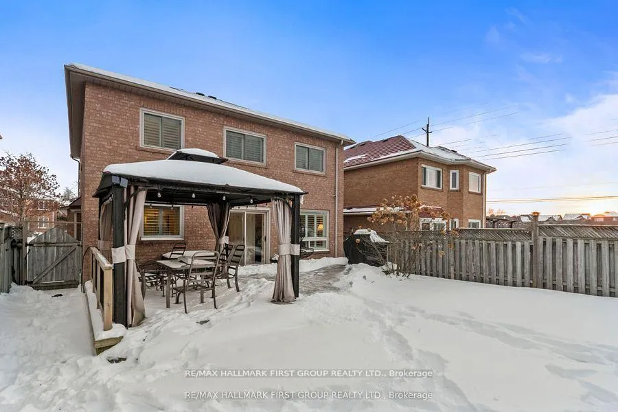 Photo 42 of 4 Winterberry Drive, Whitby, Rolling Acres — HOMEH