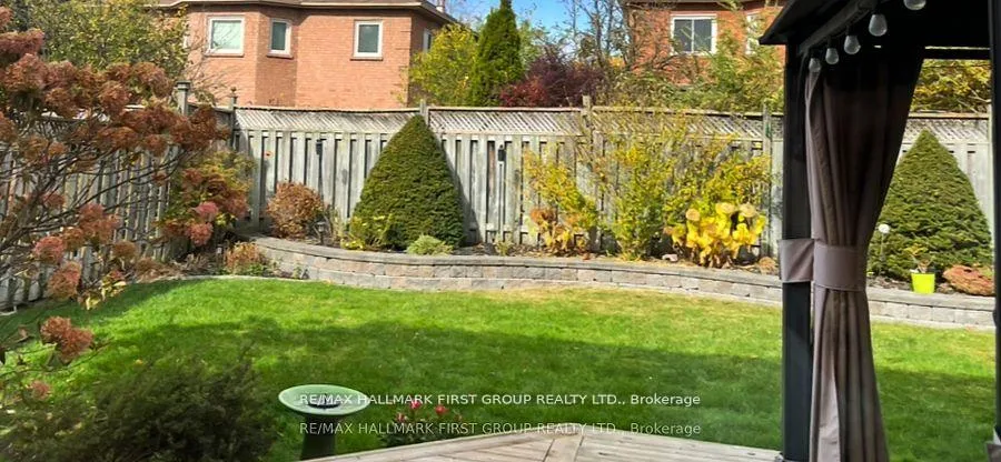 Photo 44 of 4 Winterberry Drive, Whitby, Rolling Acres — HOMEH