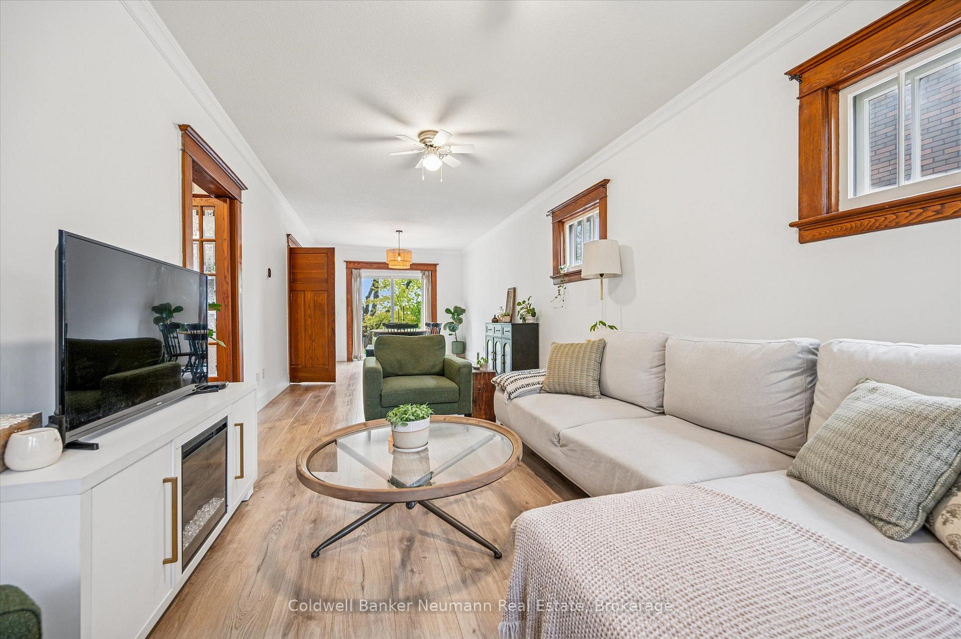 Photo 6 of 39 Agnes Street, Kitchener — HOMEH