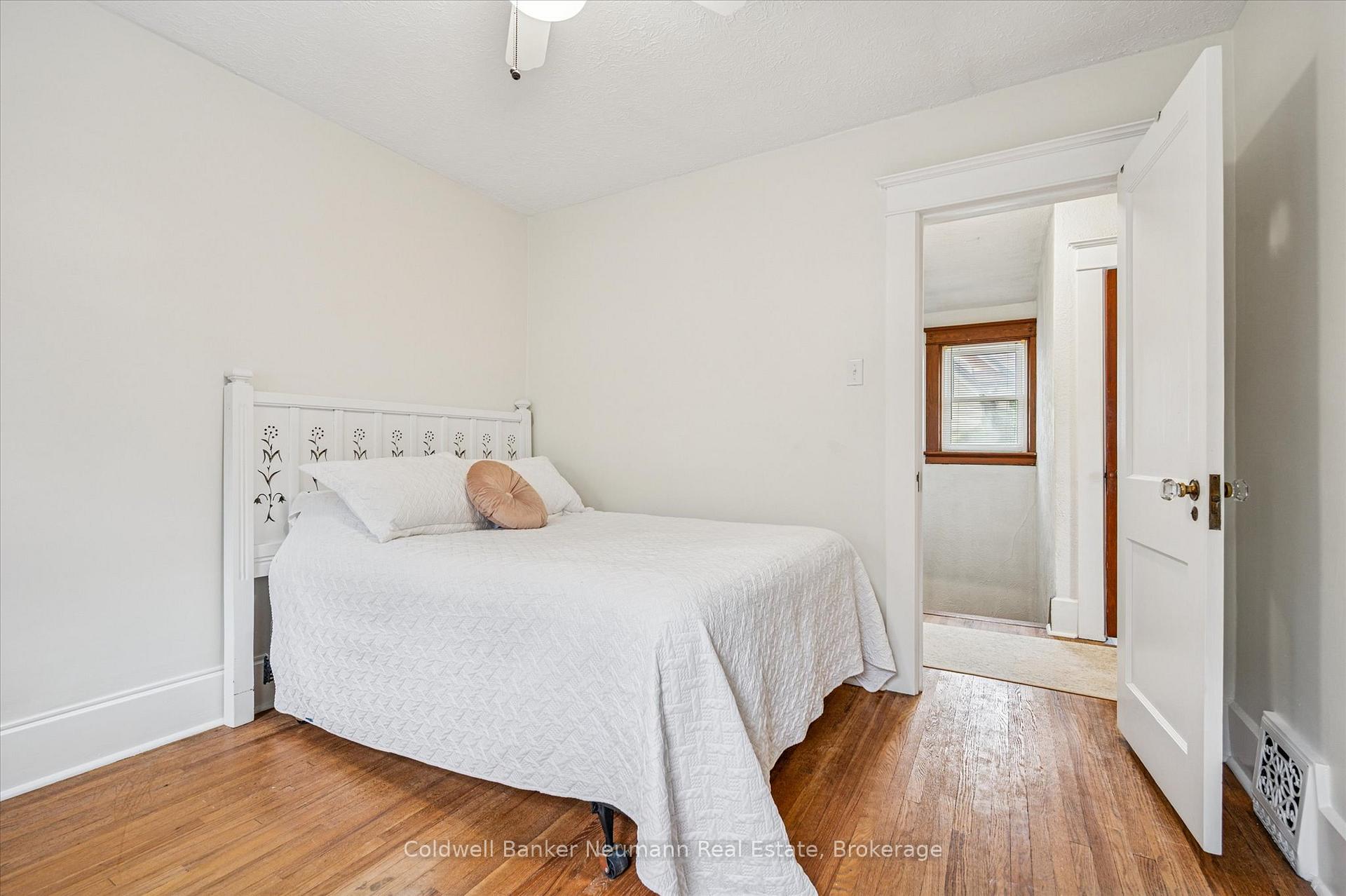 Photo 12 of 39 Agnes Street, Kitchener — HOMEH