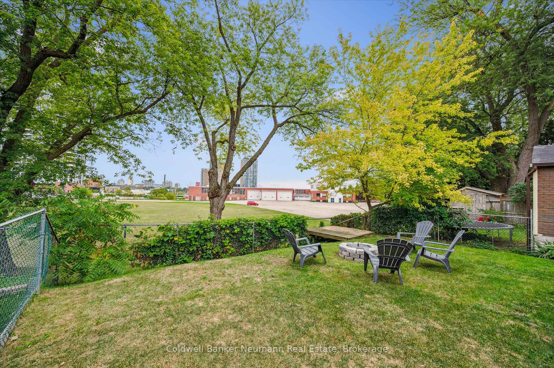 Photo 17 of 39 Agnes Street, Kitchener — HOMEH