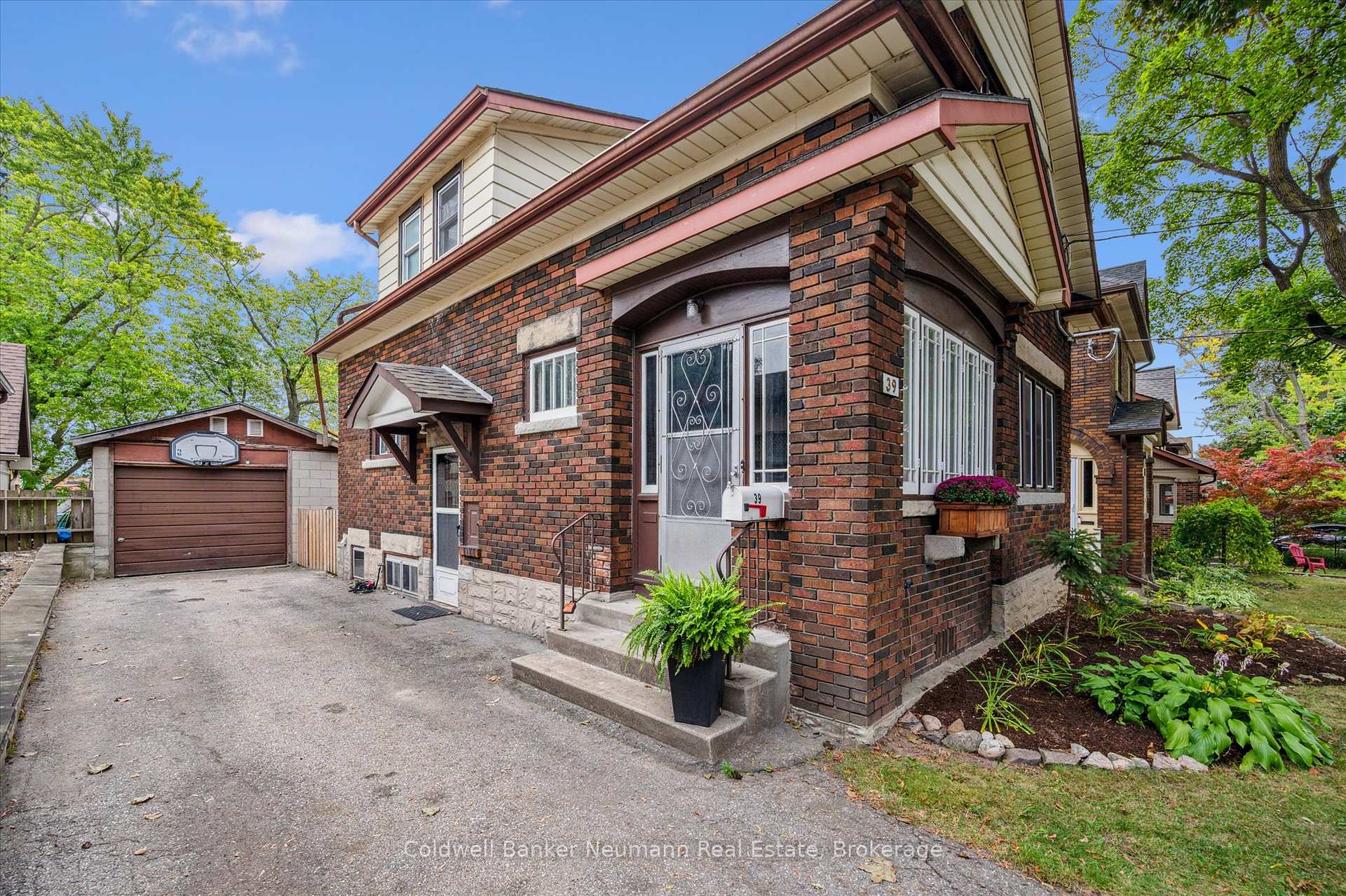 Photo 21 of 39 Agnes Street, Kitchener — HOMEH