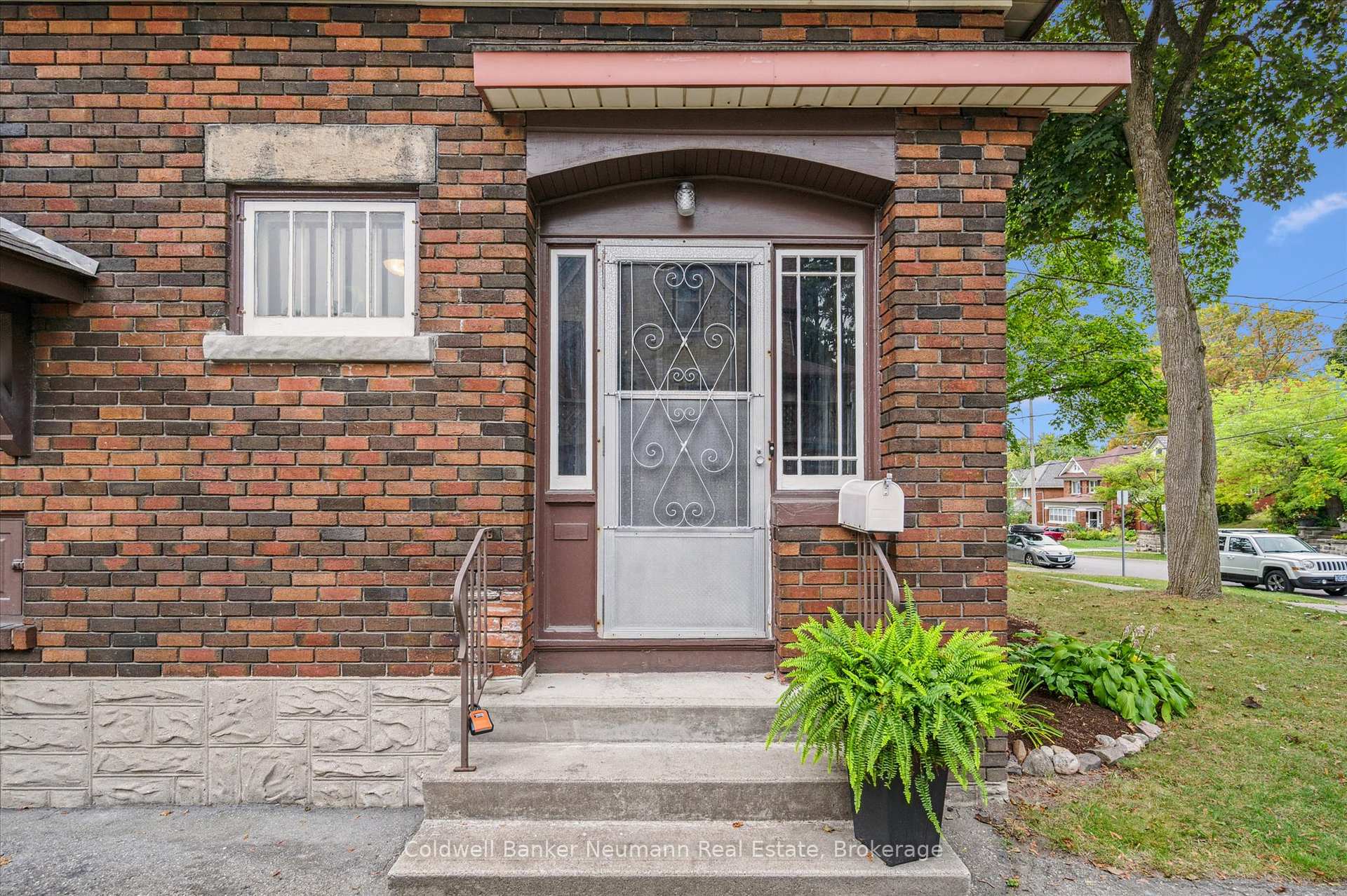 Photo 22 of 39 Agnes Street, Kitchener — HOMEH