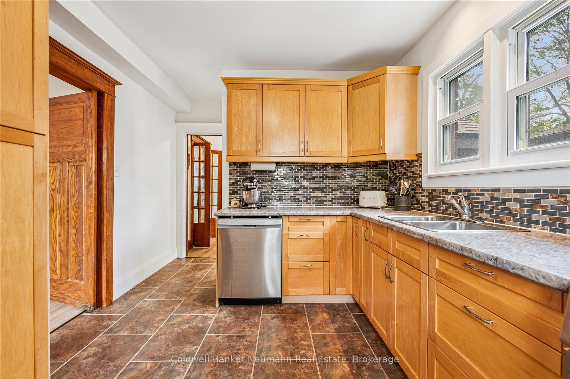 Photo 30 of 39 Agnes Street, Kitchener — HOMEH