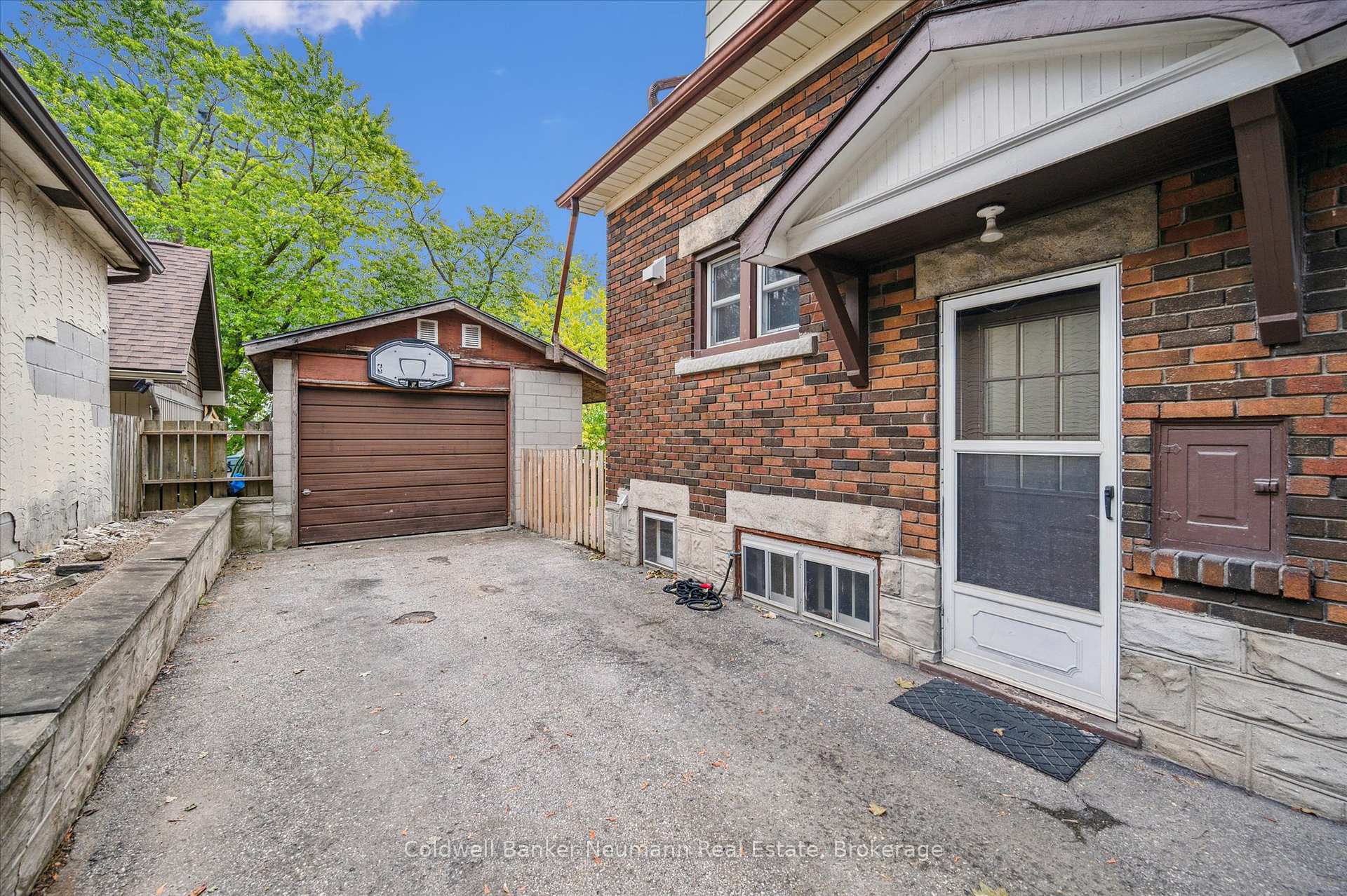 Photo 38 of 39 Agnes Street, Kitchener — HOMEH