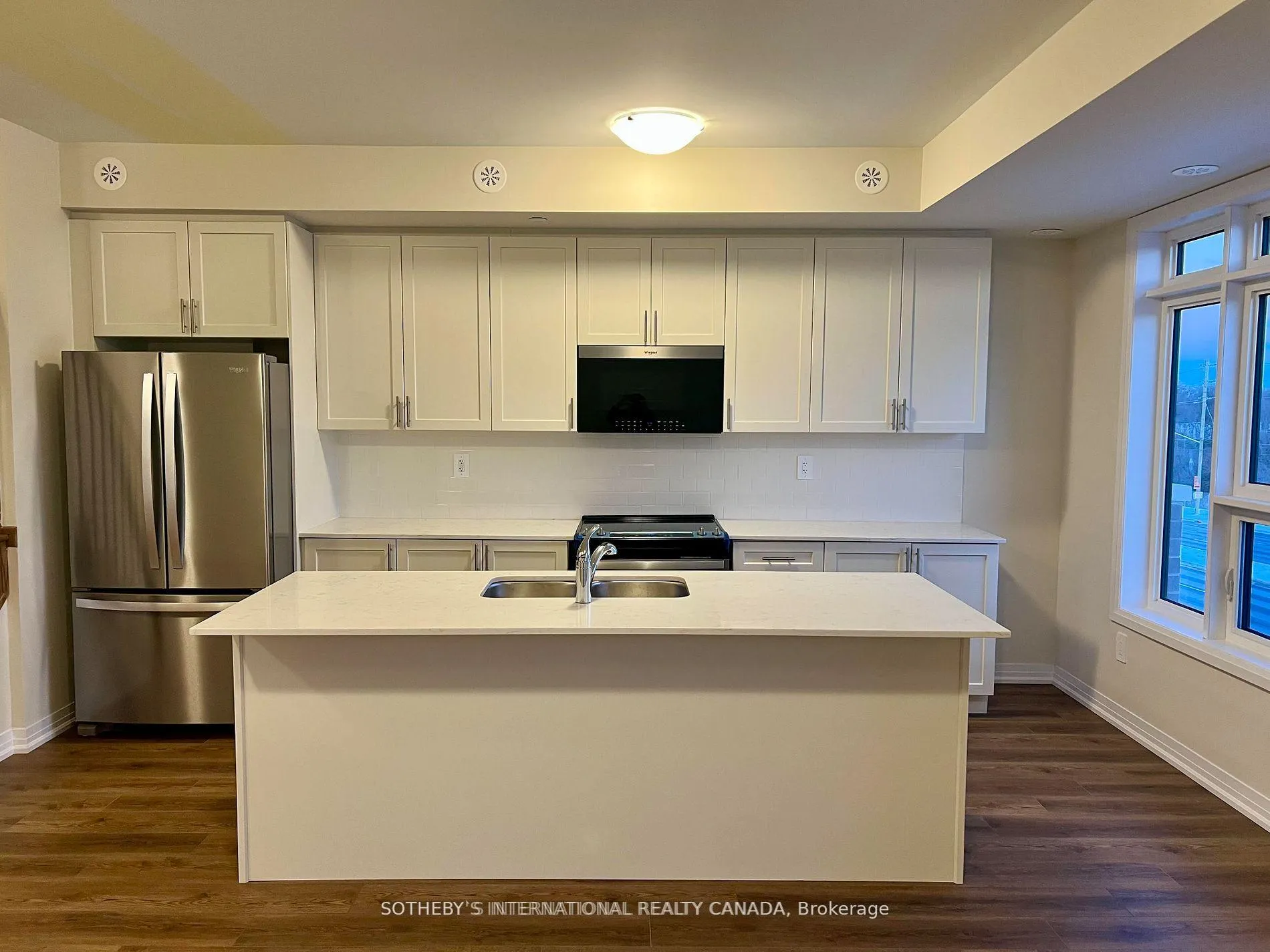 Front of Unit 103, 1585 Rose Way