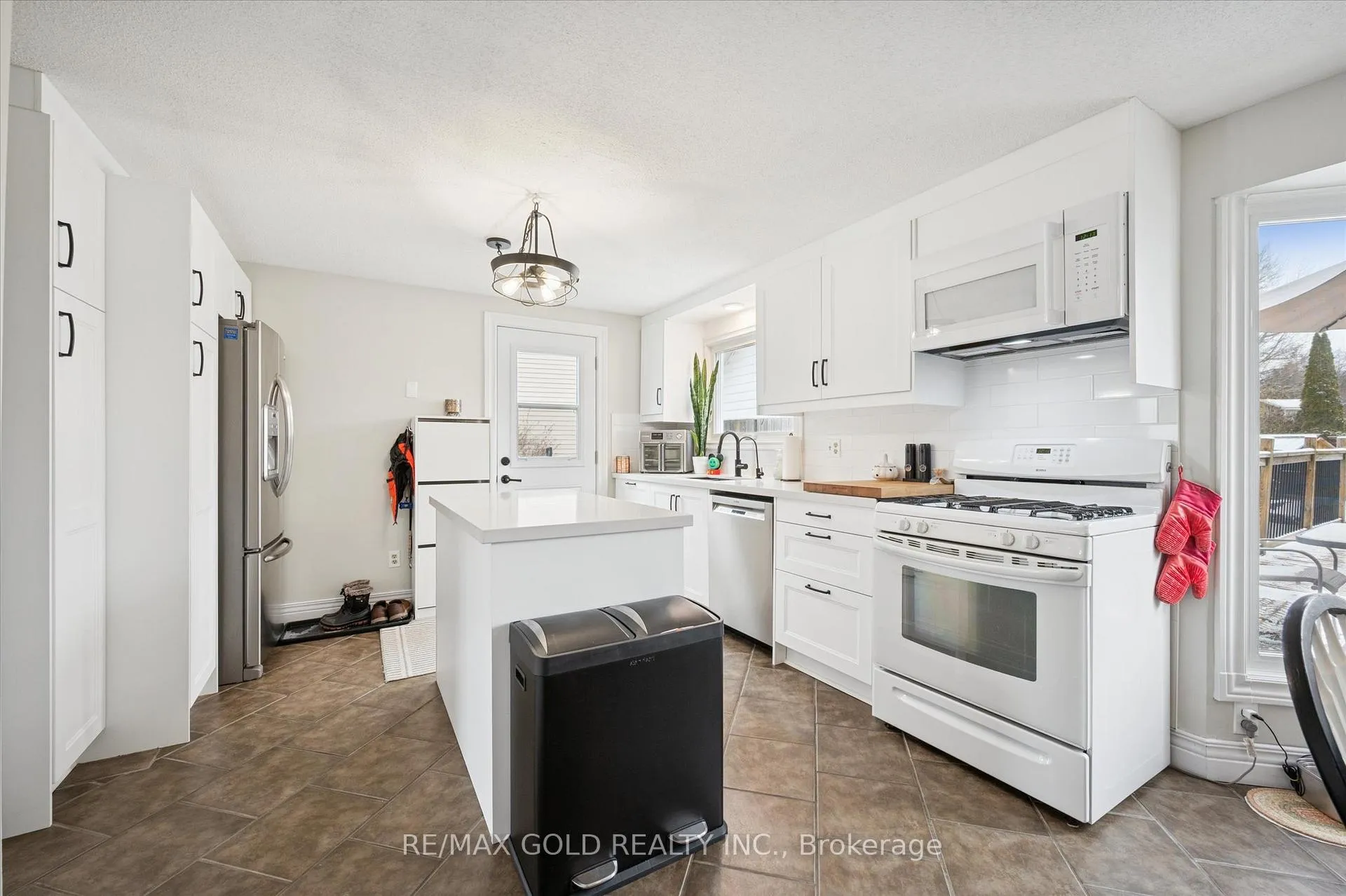 Photo 11 of 33 Chesterton Lane, Guelph, Grange Road — HOMEH